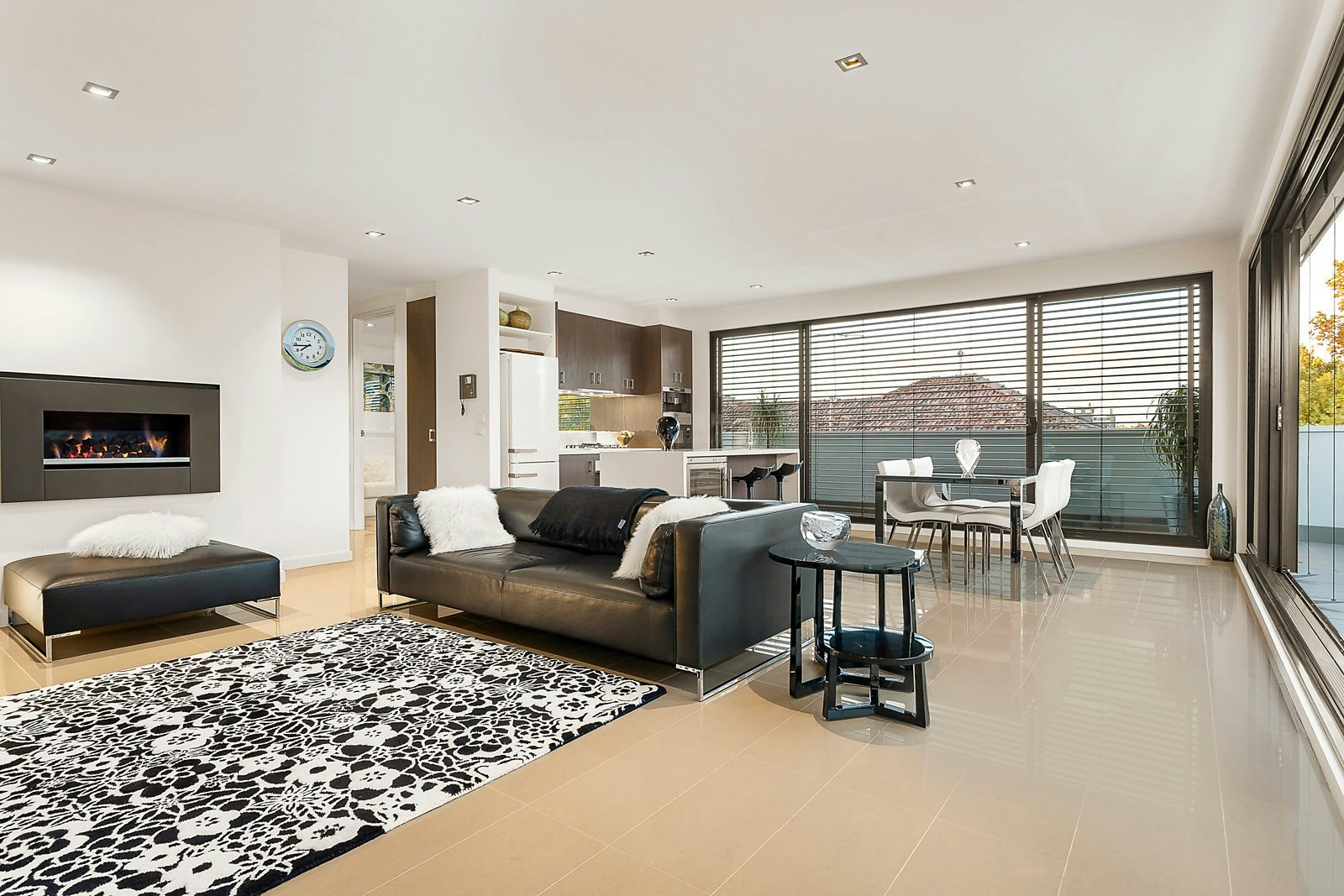 11/10 Docker Street, Elwood, VIC