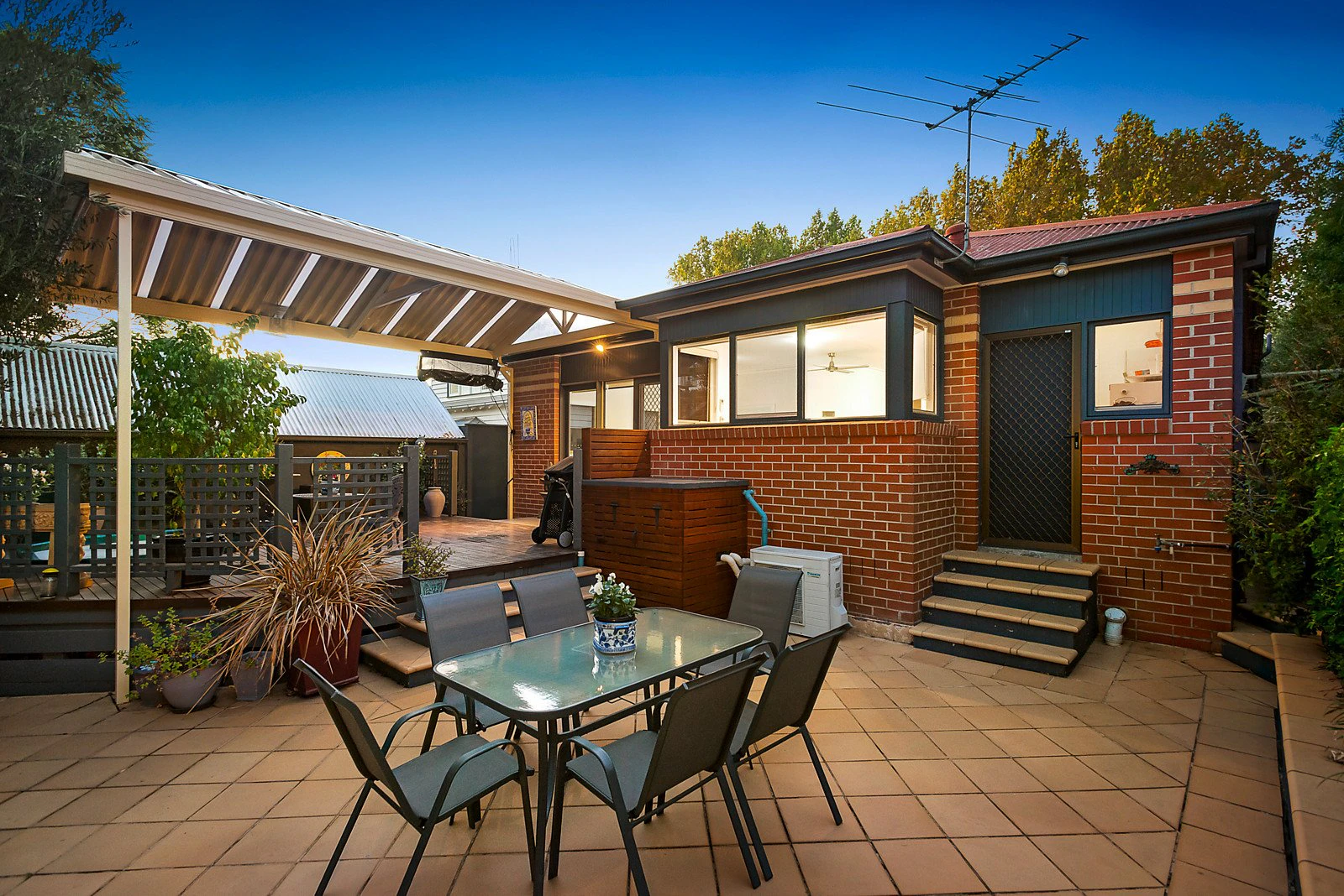 17 Kendall Street, Elwood, VIC