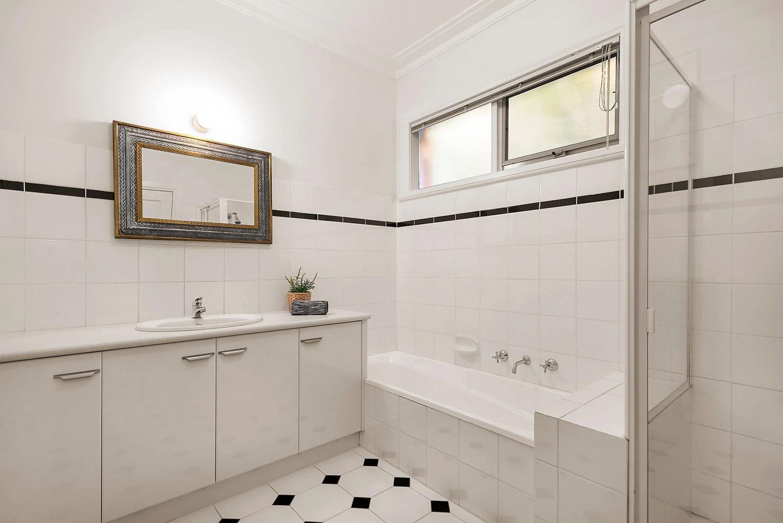 17 Kendall Street, Elwood, VIC