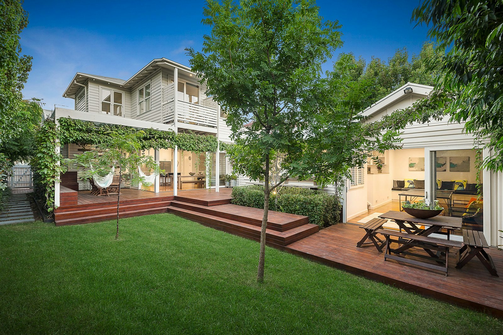 2 Hastings Street, Hampton, VIC