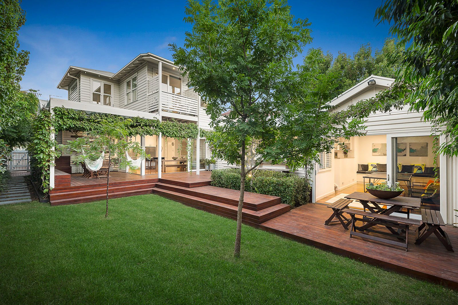 2 Hastings Street, Hampton, VIC