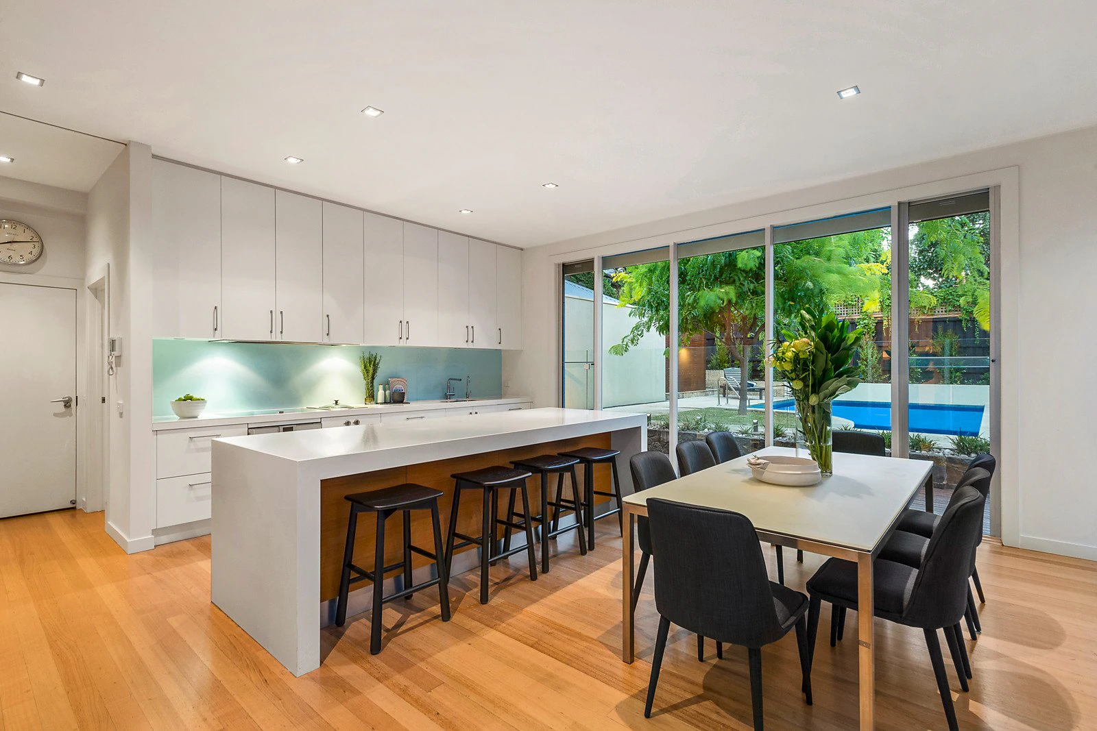11 Viewbank Road, Glen Iris, VIC