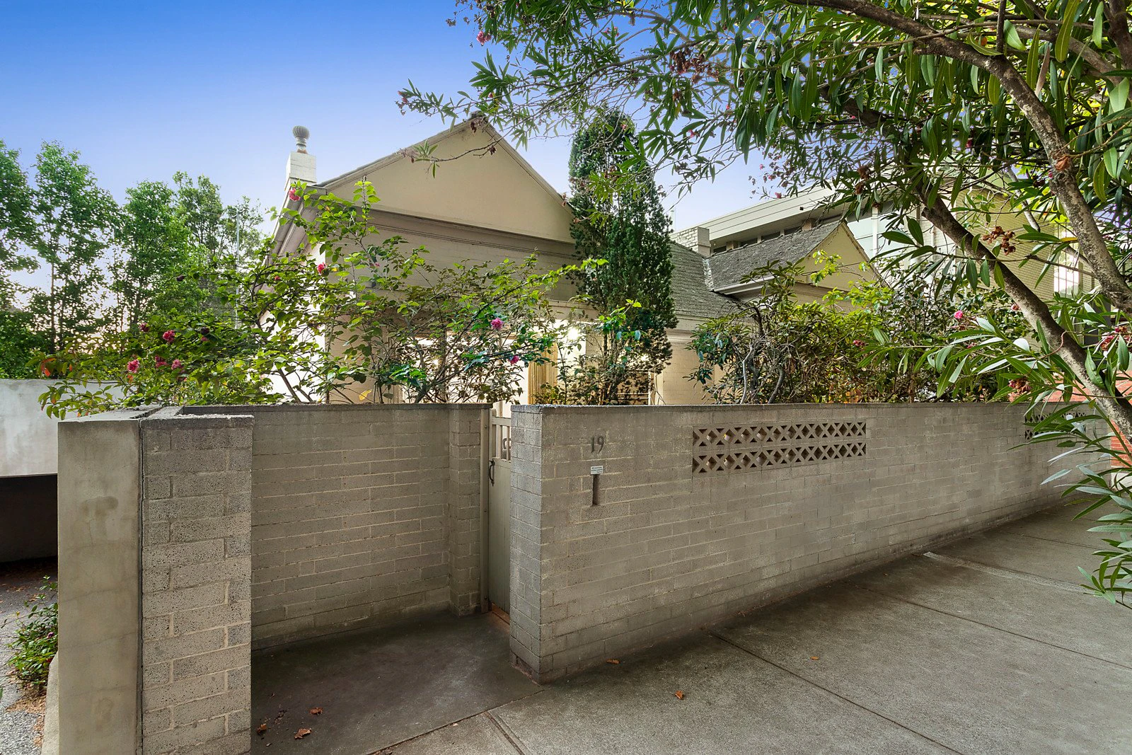 19 Clendon Road, Toorak, VIC