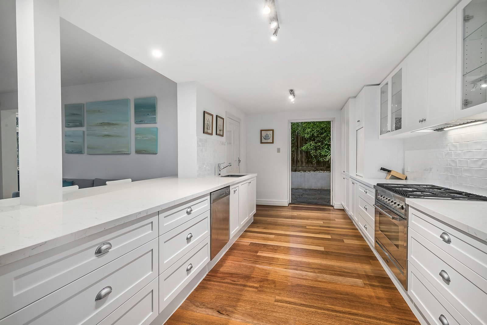 8 Cradley Avenue, Kew, VIC