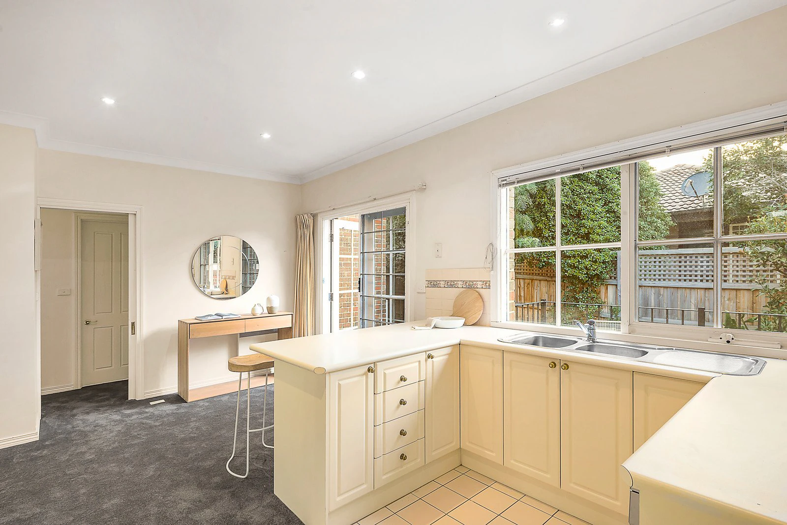 2/247 Highfield Road, Camberwell, VIC