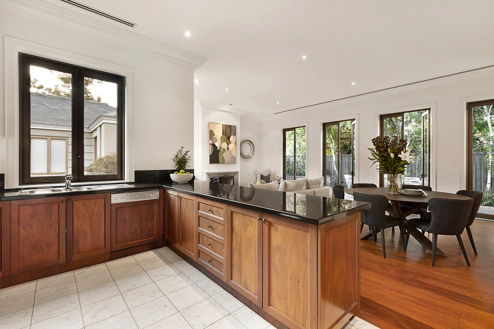 7D Woorigoleen Road, Toorak, VIC