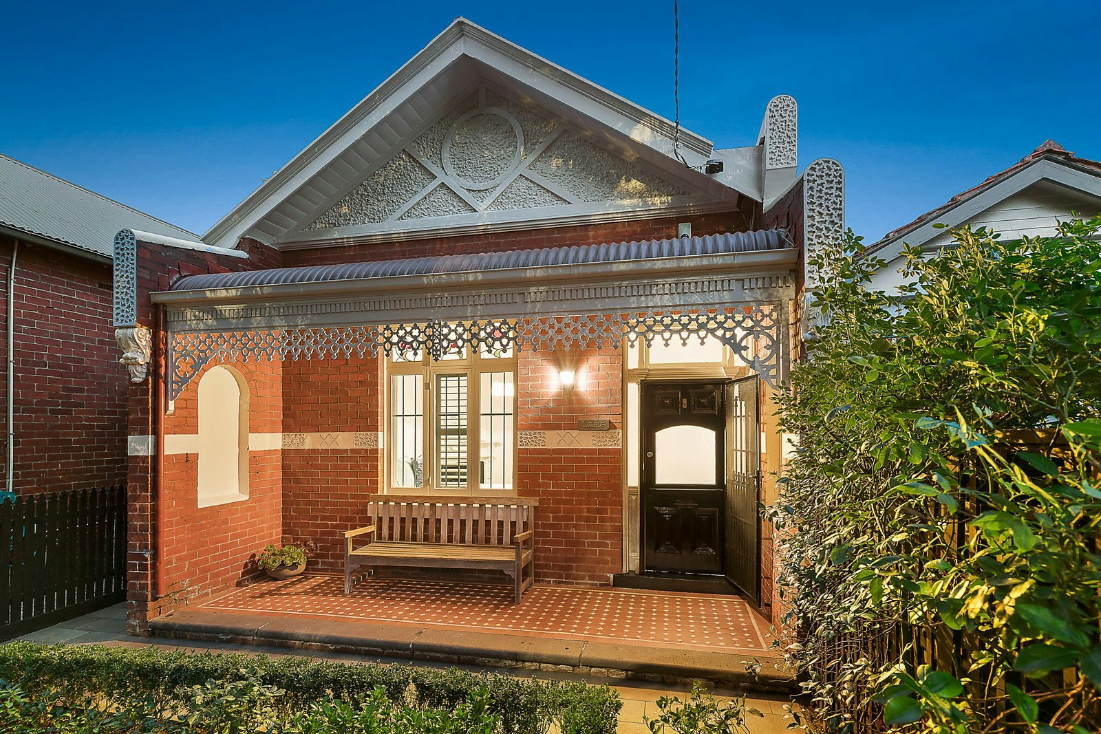 2 Ashleigh Road, Armadale, VIC