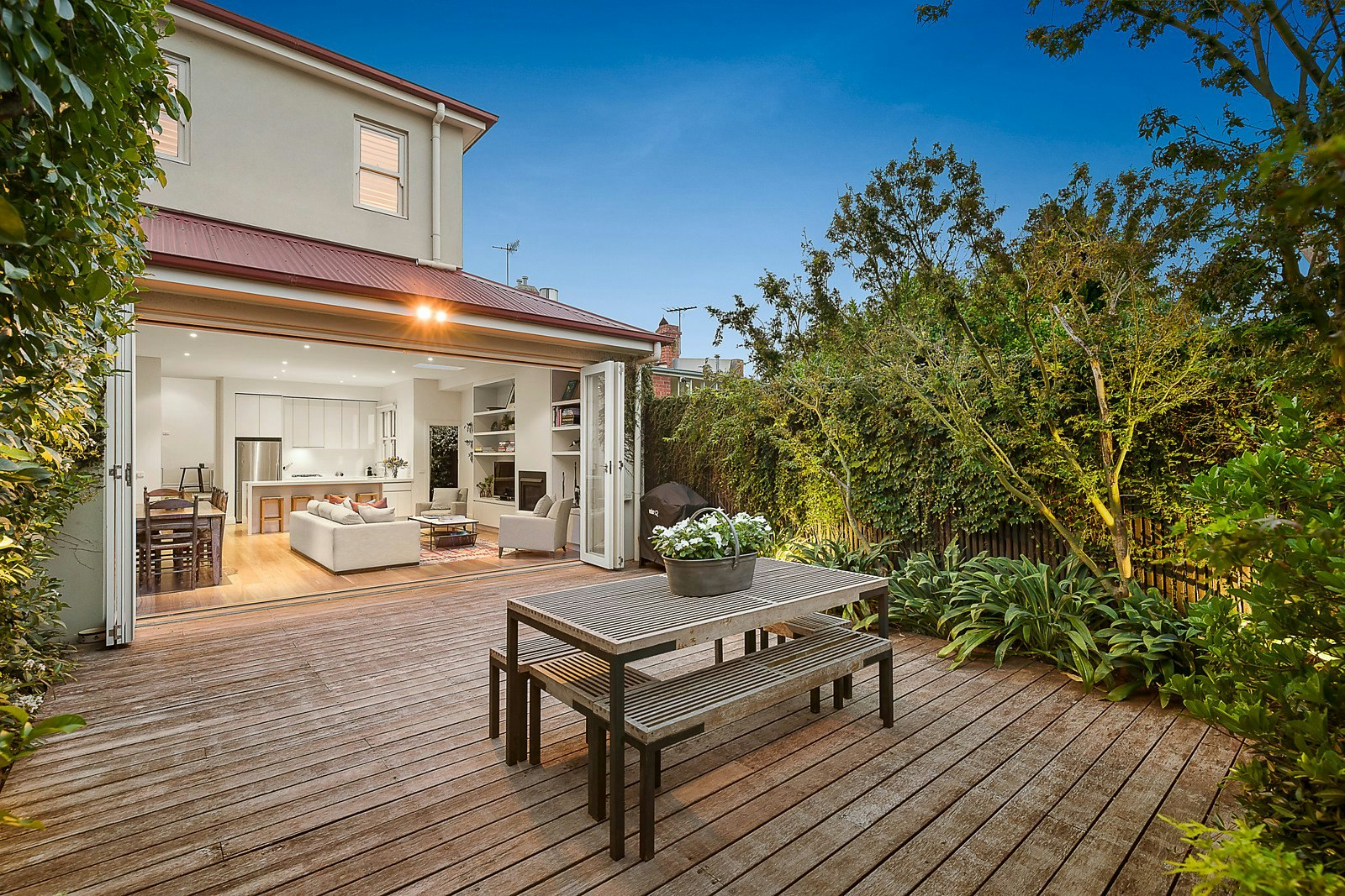 2 Ashleigh Road, Armadale, VIC