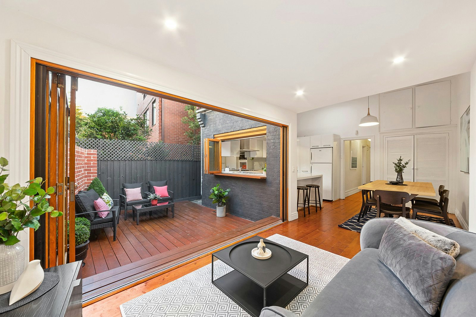 32 Longmore Street, St Kilda West, VIC