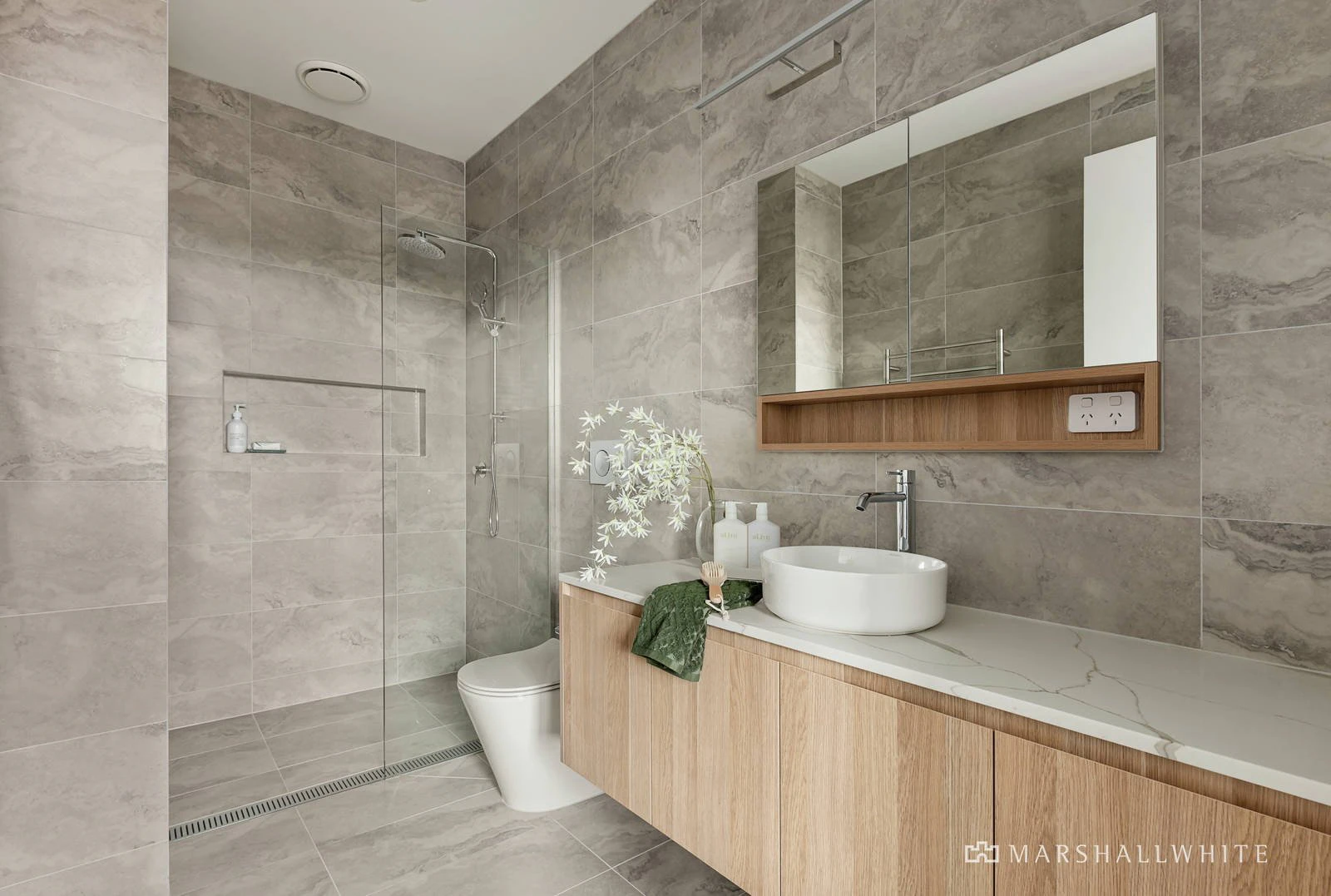 2/46 Kenmare Street, Mont Albert, VIC