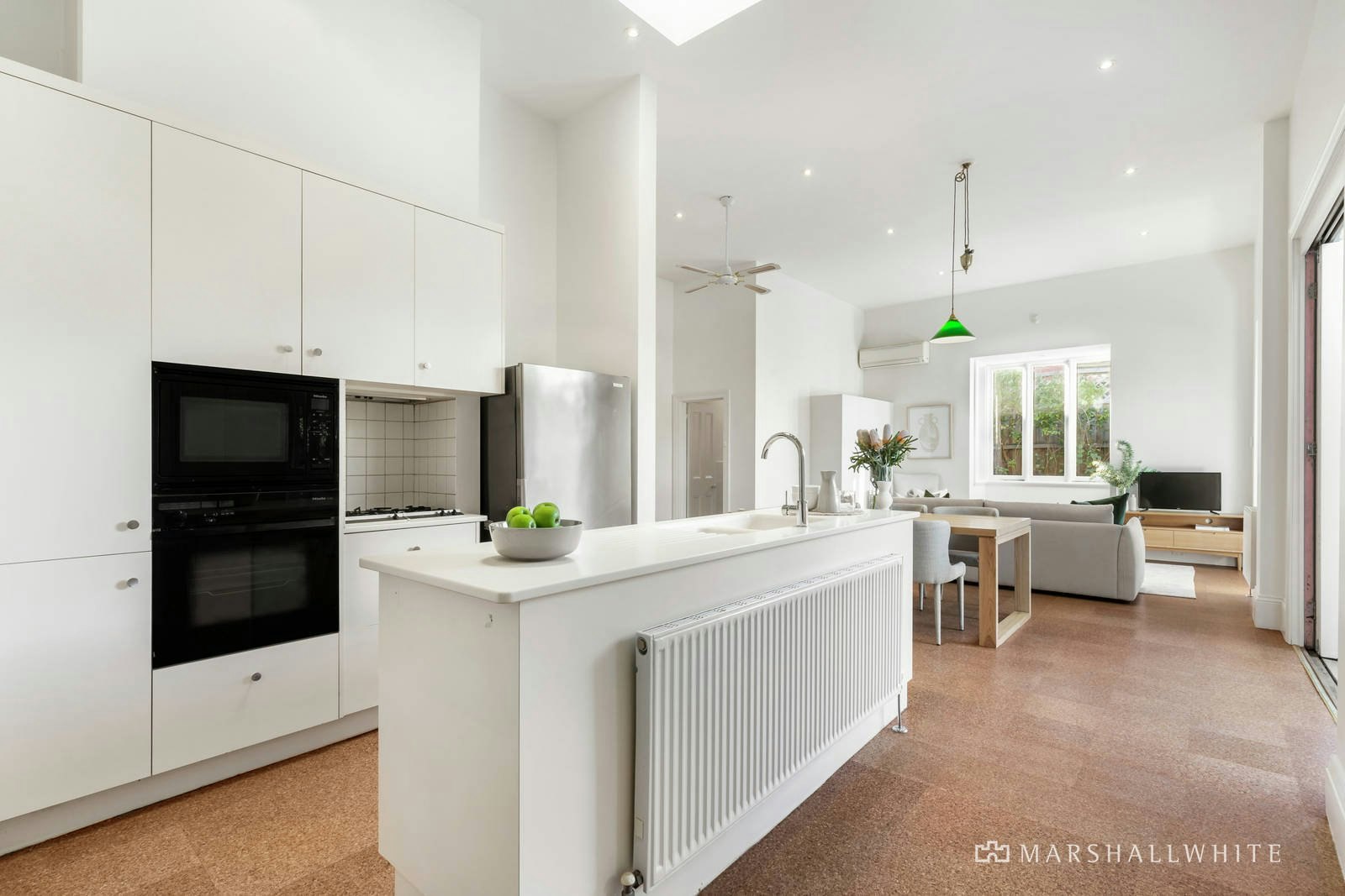 11 Carnarvon Road, Caulfield North, VIC