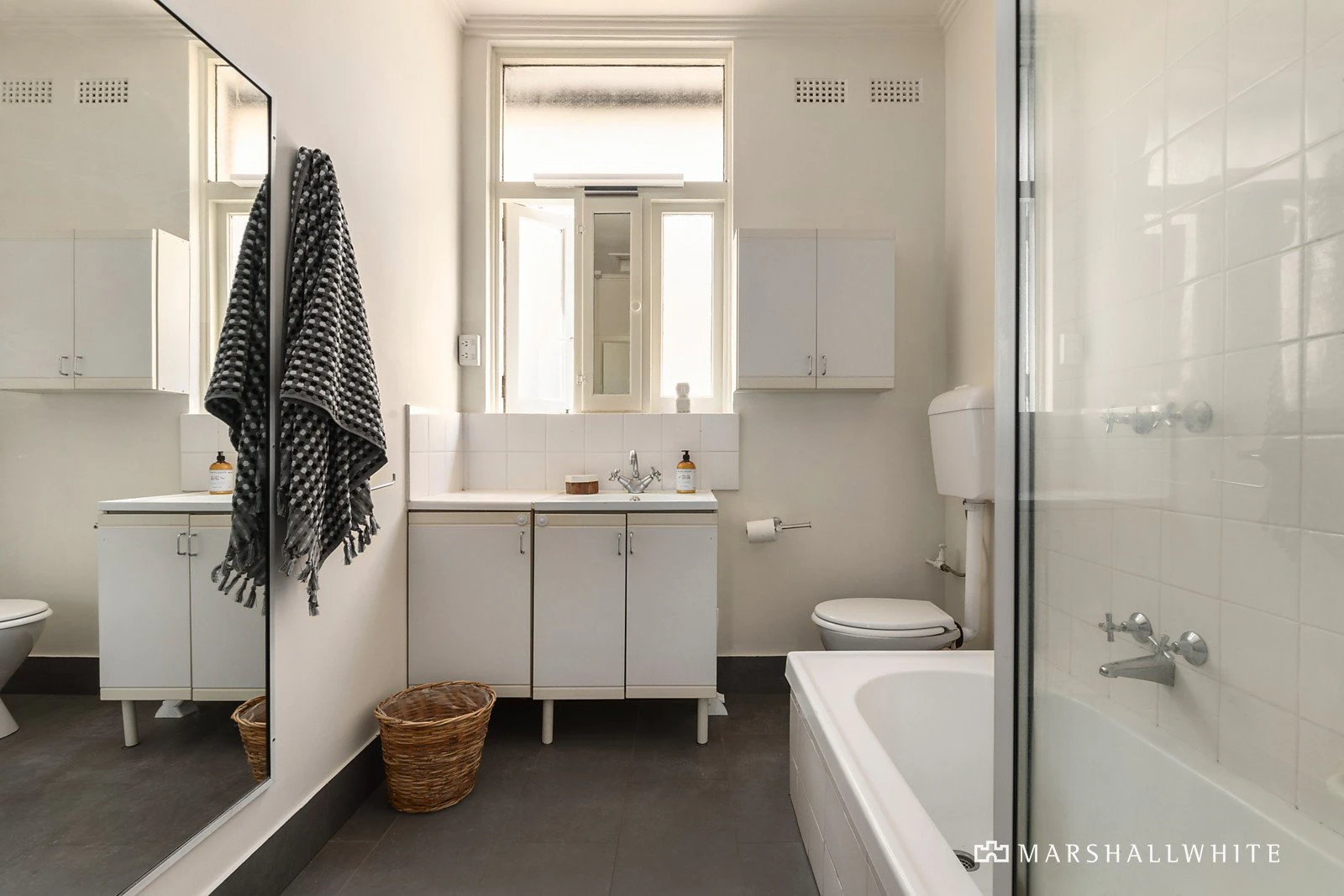 3/27 Pine Avenue, Elwood, VIC