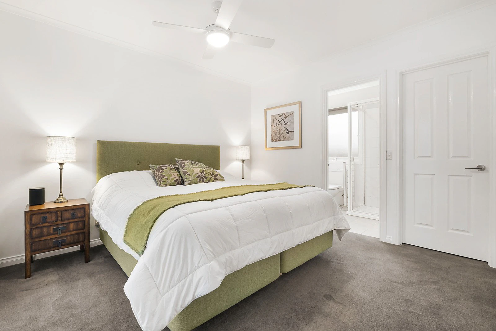2/70 Raynes Park Road, Hampton, VIC