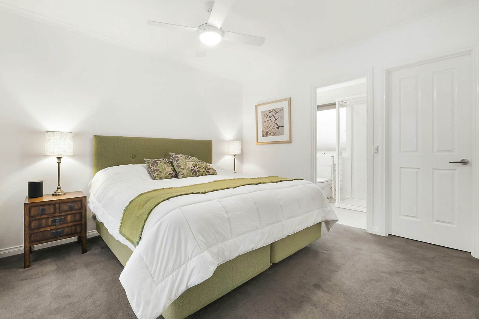 2/70 Raynes Park Road, Hampton, VIC