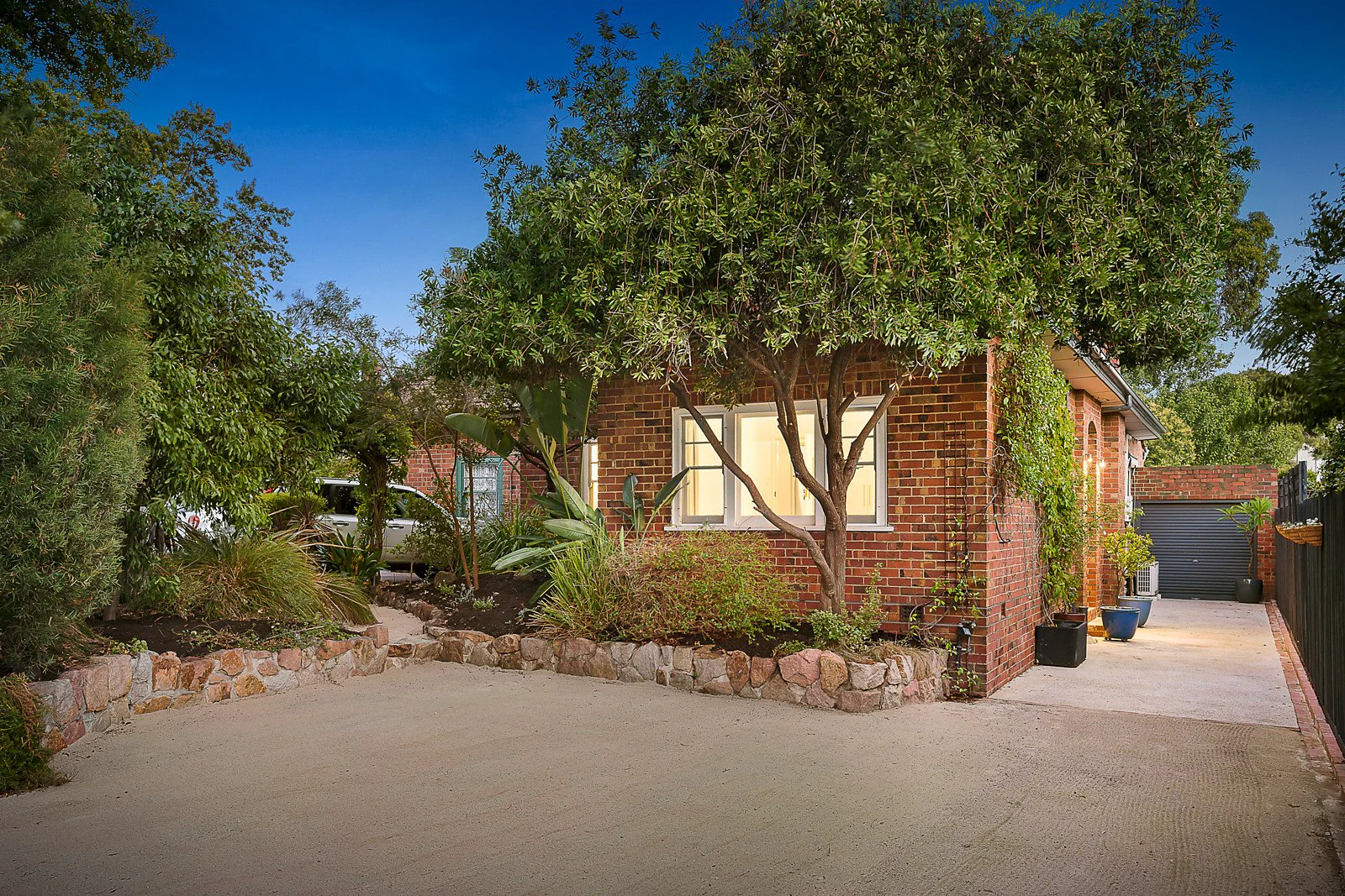 23 Dent Street, Glen Iris, VIC