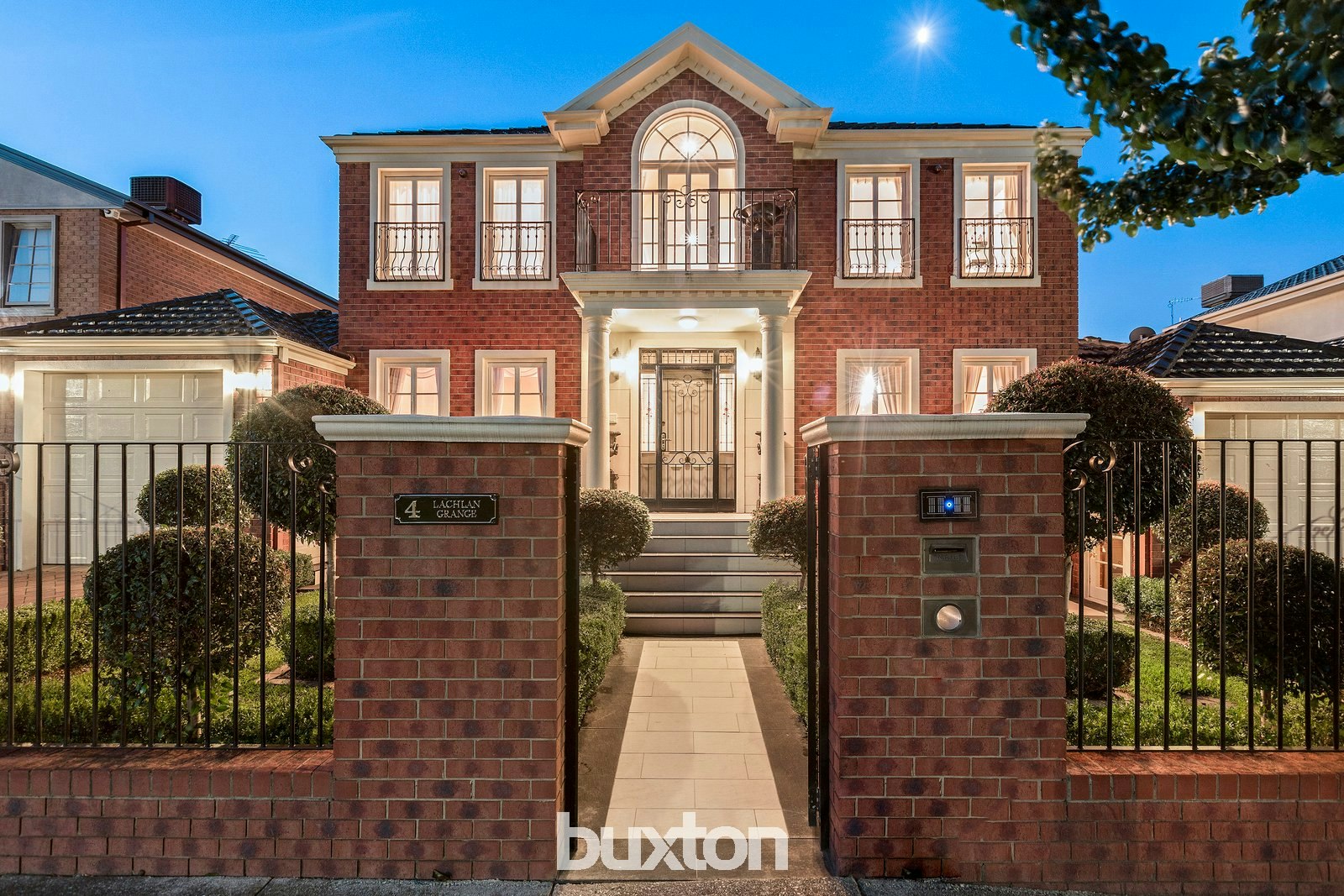 4 Lachlan Grange, Bulleen, VIC