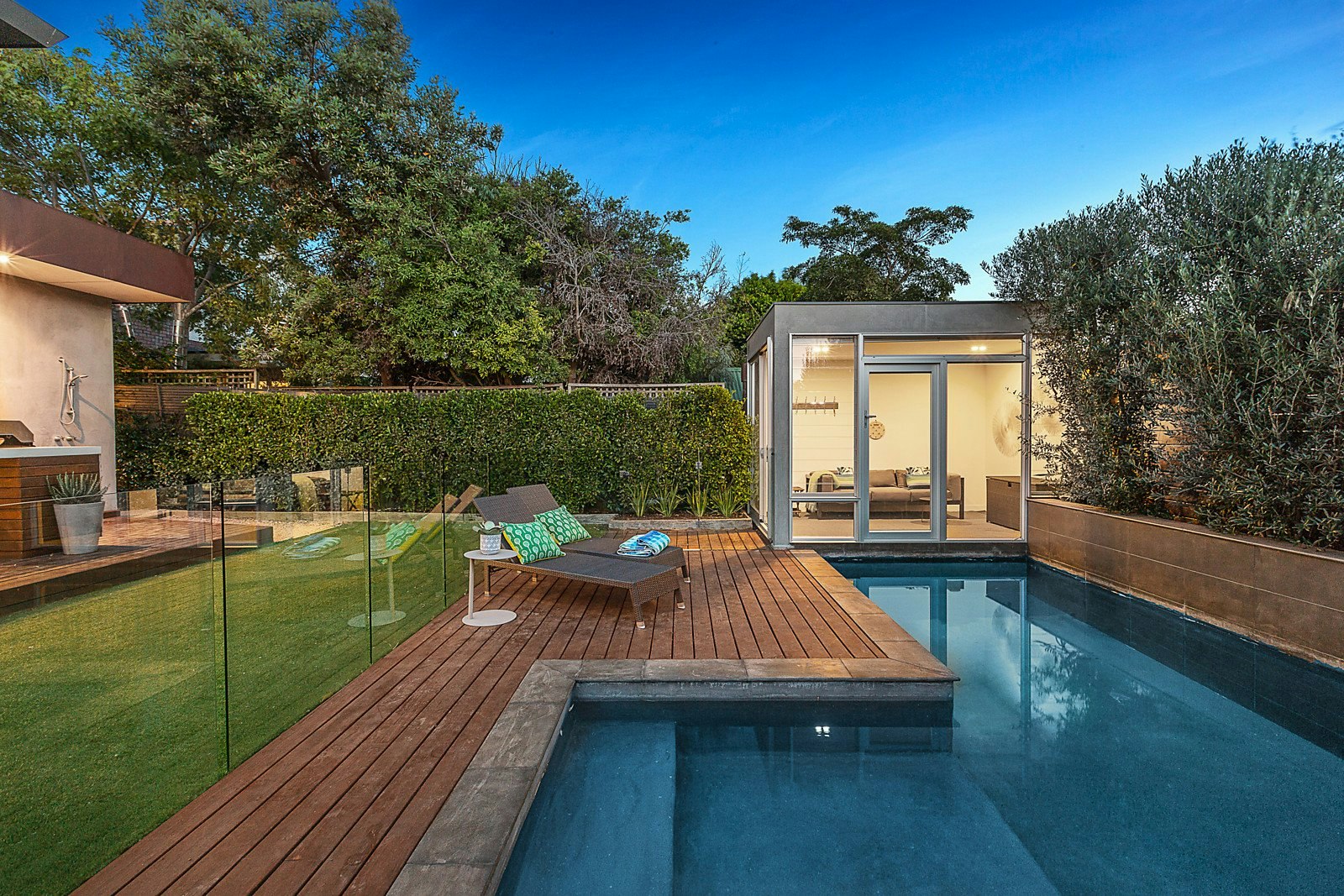 8 Bridge Street, Hampton, VIC