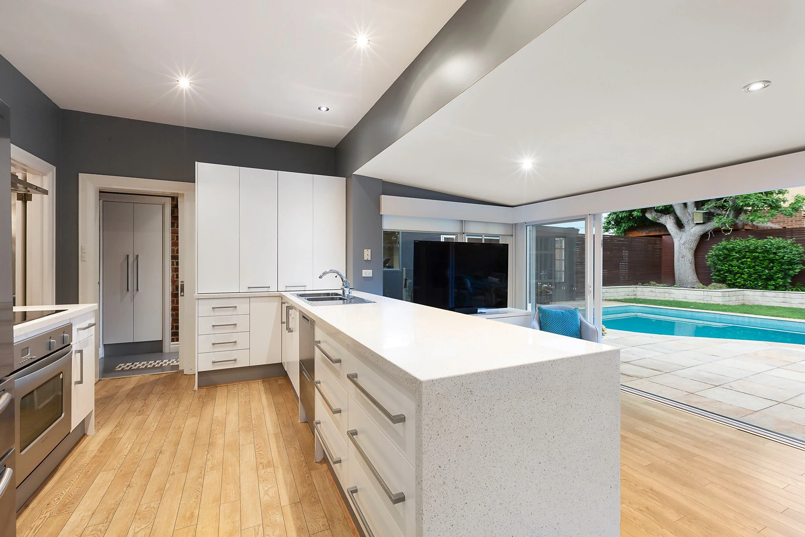 8 Tuxen Court, Brighton East, VIC