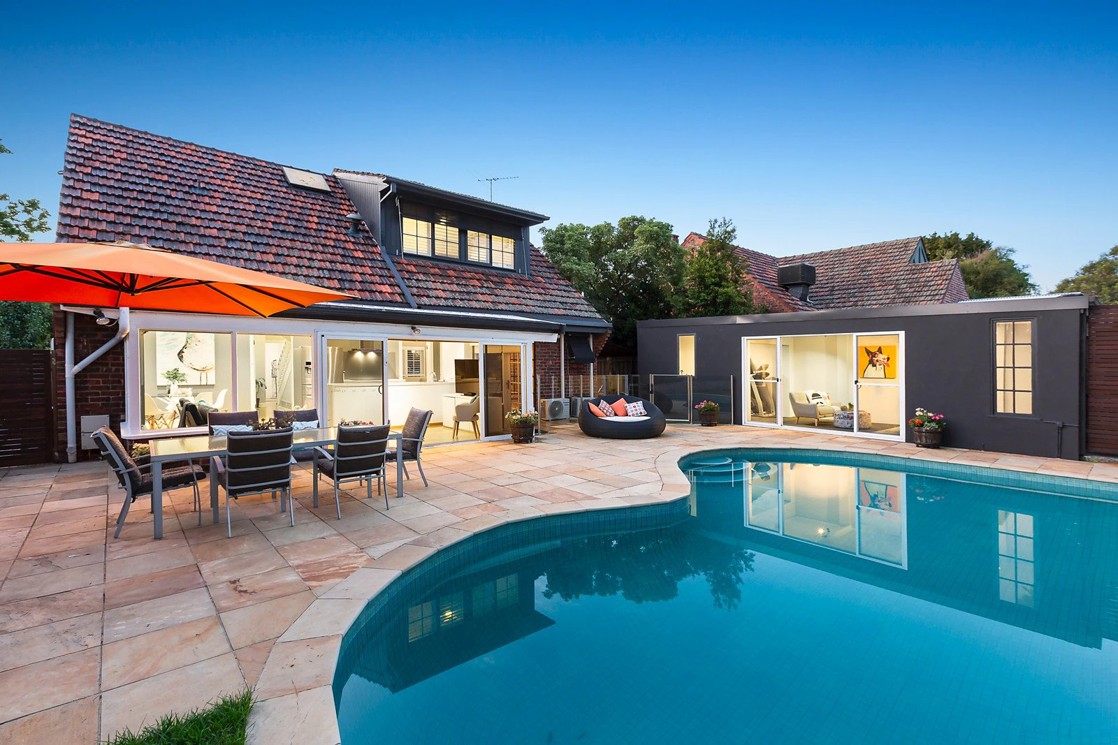 8 Tuxen Court, Brighton East, VIC