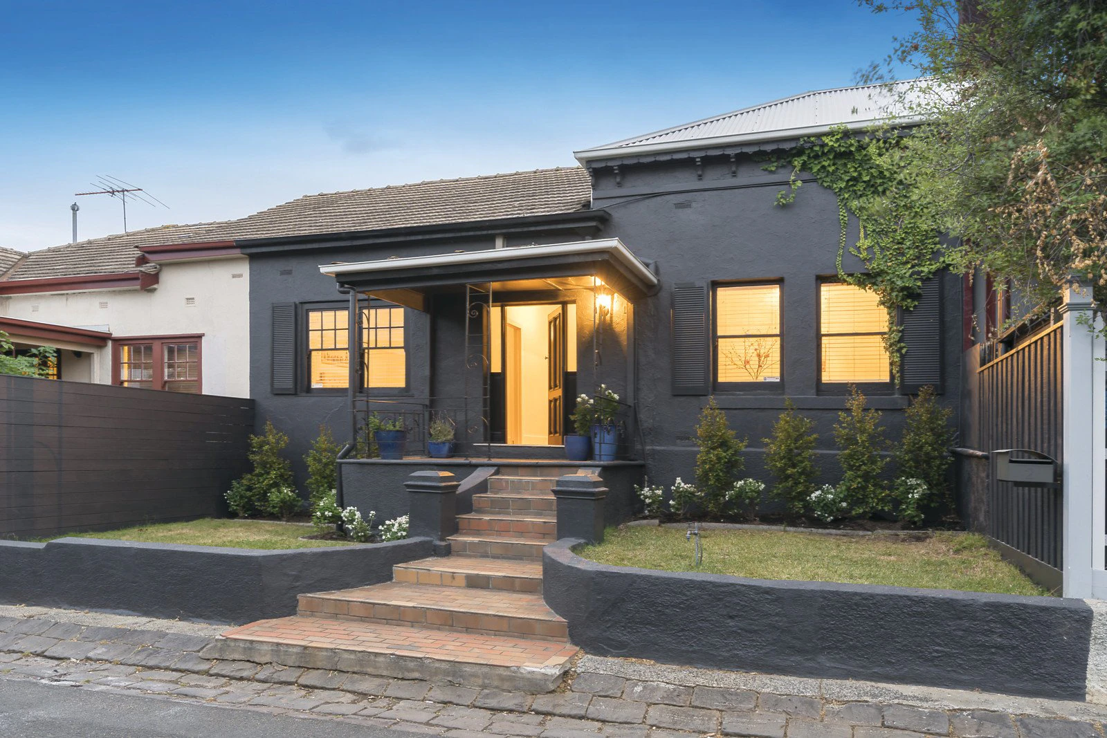 2/21 Illawarra Road, Hawthorn, VIC