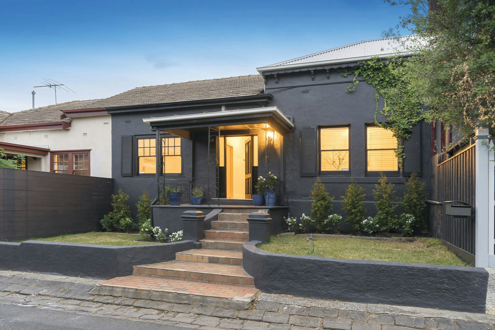 2/21 Illawarra Road, Hawthorn, VIC