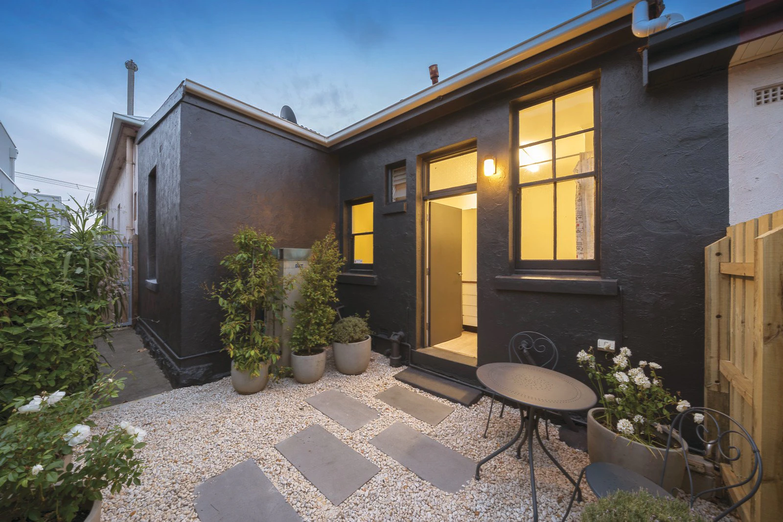 2/21 Illawarra Road, Hawthorn, VIC