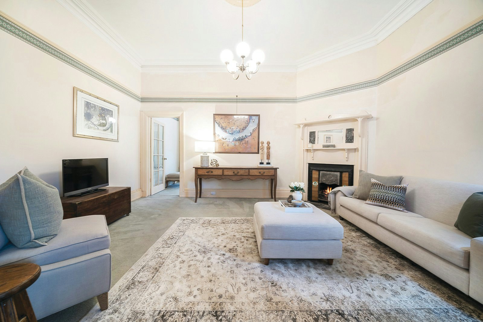 8 Valentine Grove, Armadale, VIC