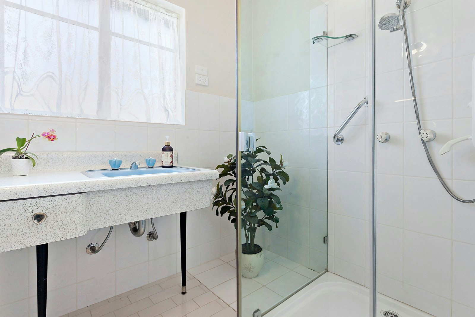 13 Sunbury Crescent, Surrey Hills, VIC