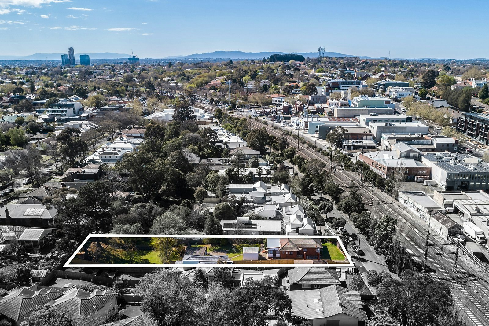 13 Sunbury Crescent, Surrey Hills, VIC