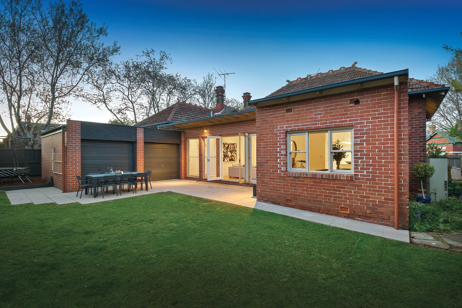 2 Valentine Grove, Armadale, VIC