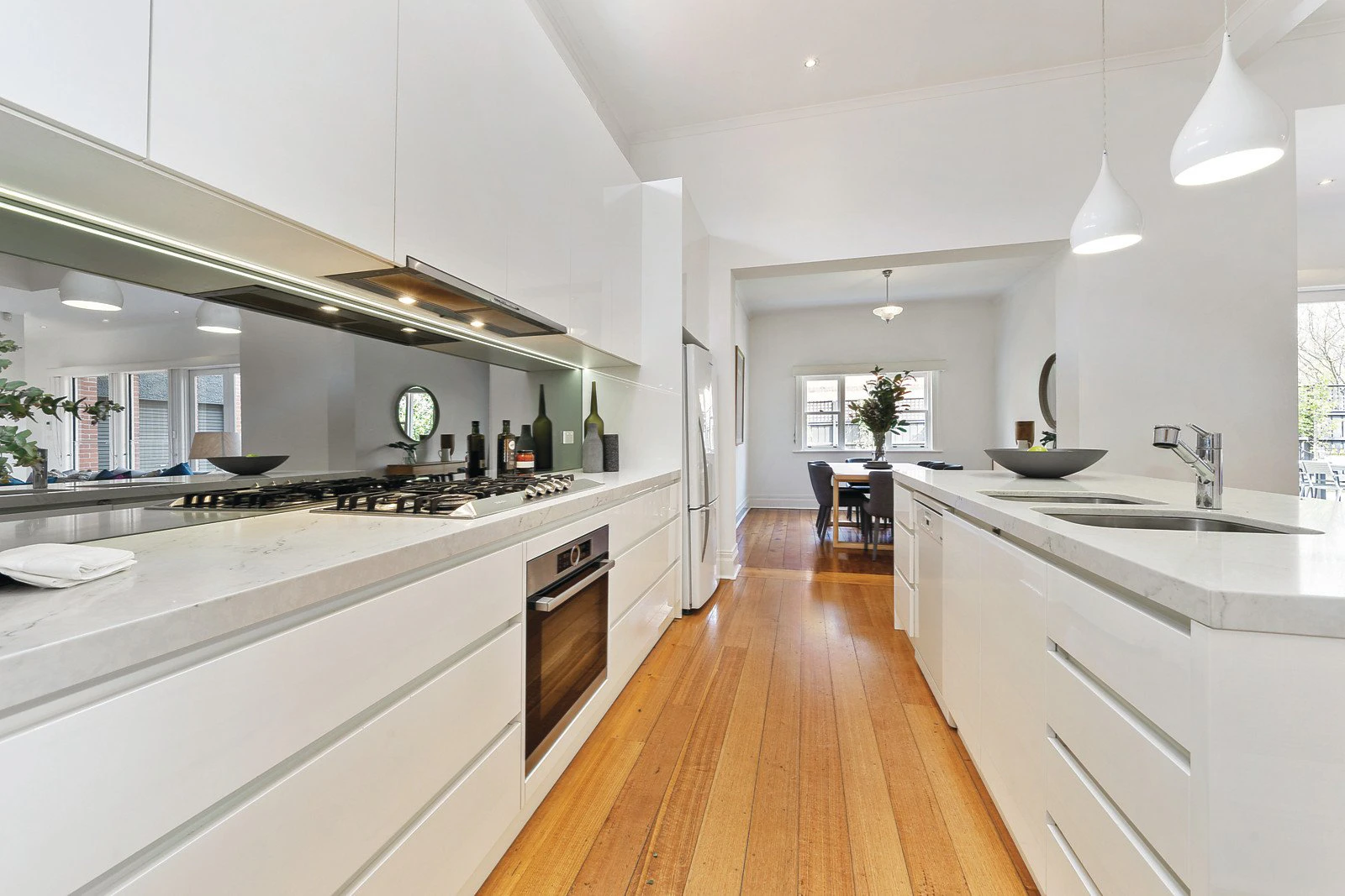 2 Valentine Grove, Armadale, VIC