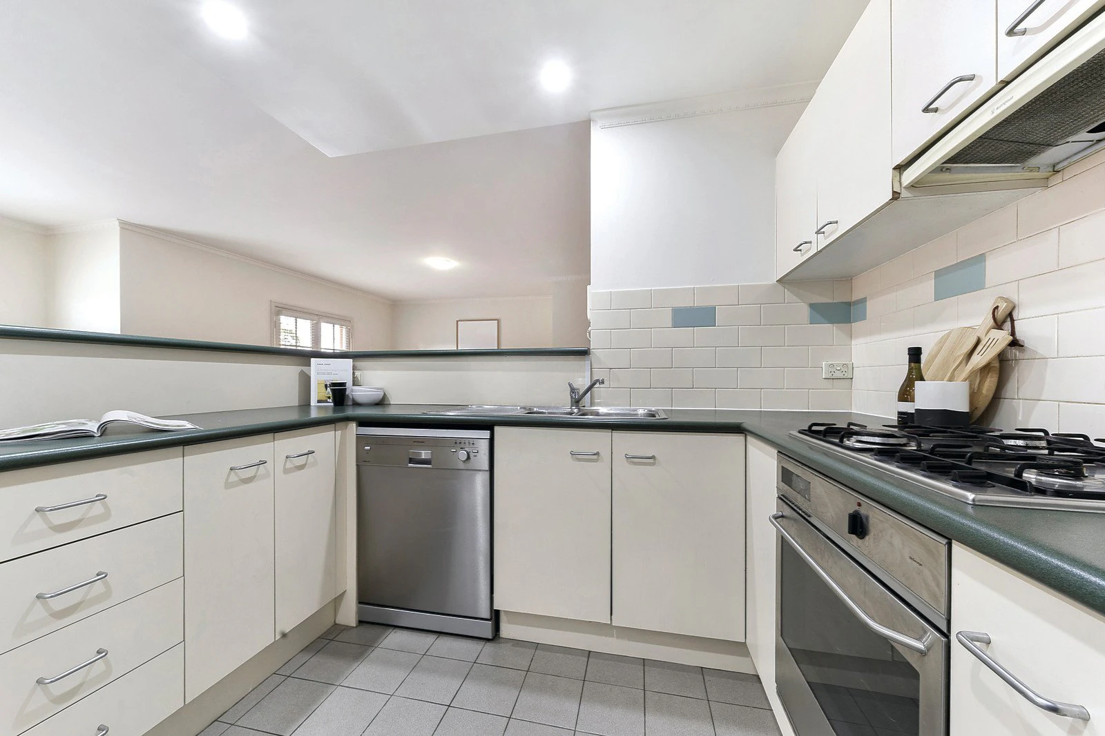 10/2 Henrietta Street, Hawthorn, VIC