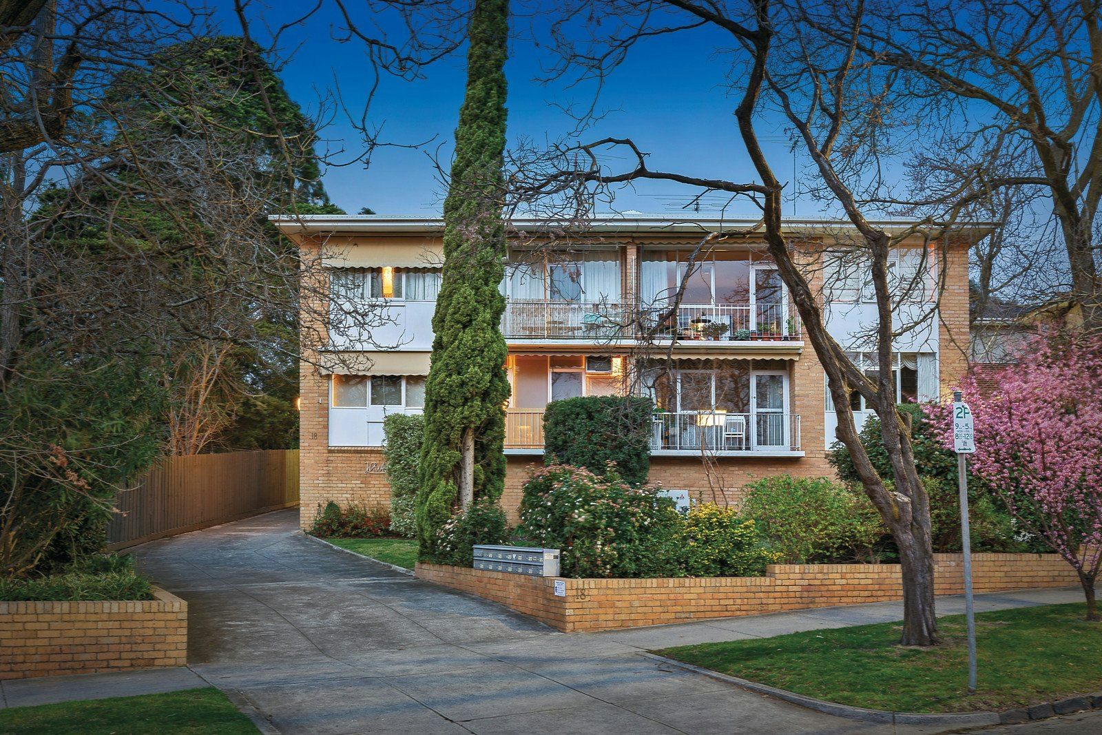 4/18 Alexandra Crescent, Surrey Hills, VIC