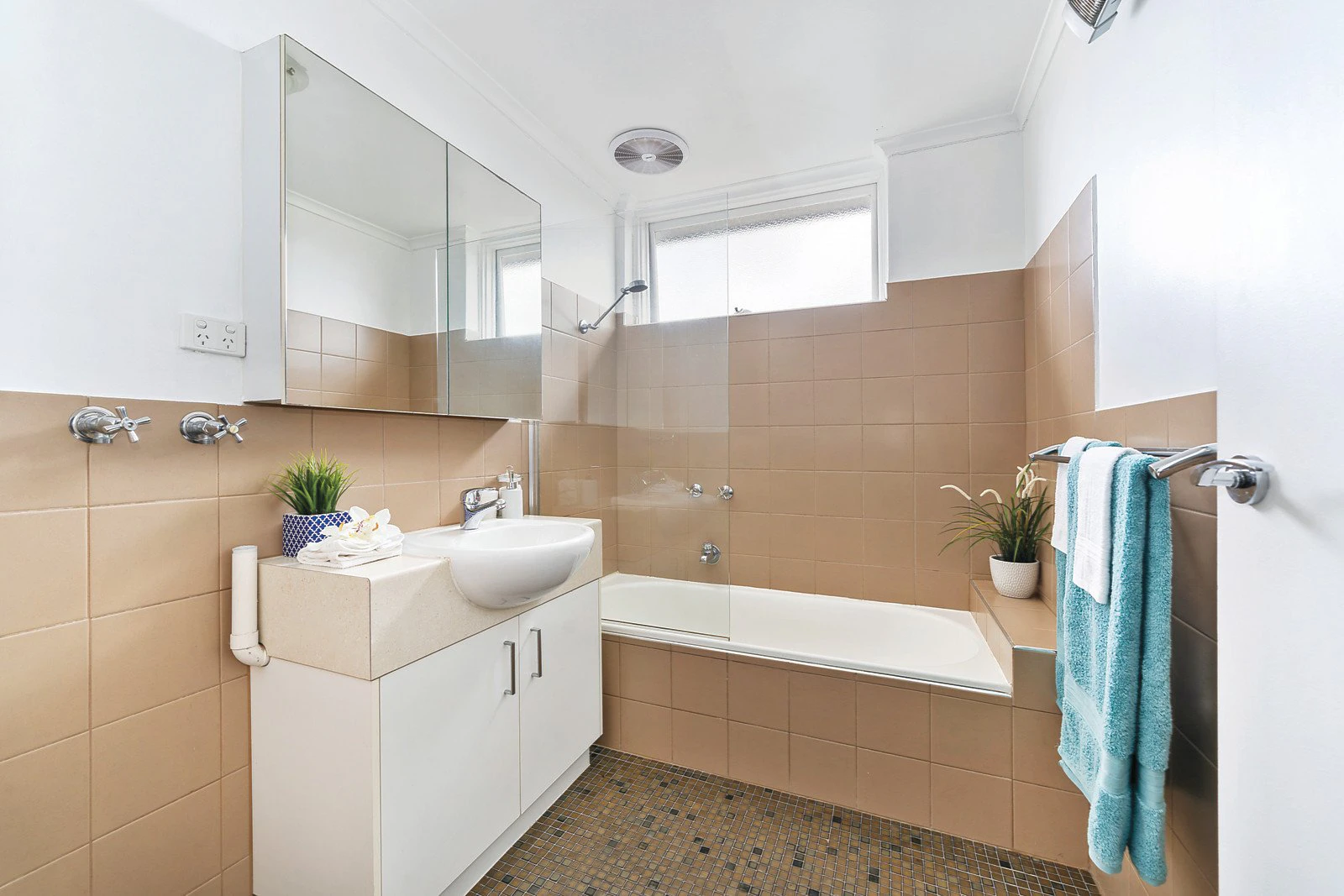 11/297 Dandenong Road, Prahran, VIC