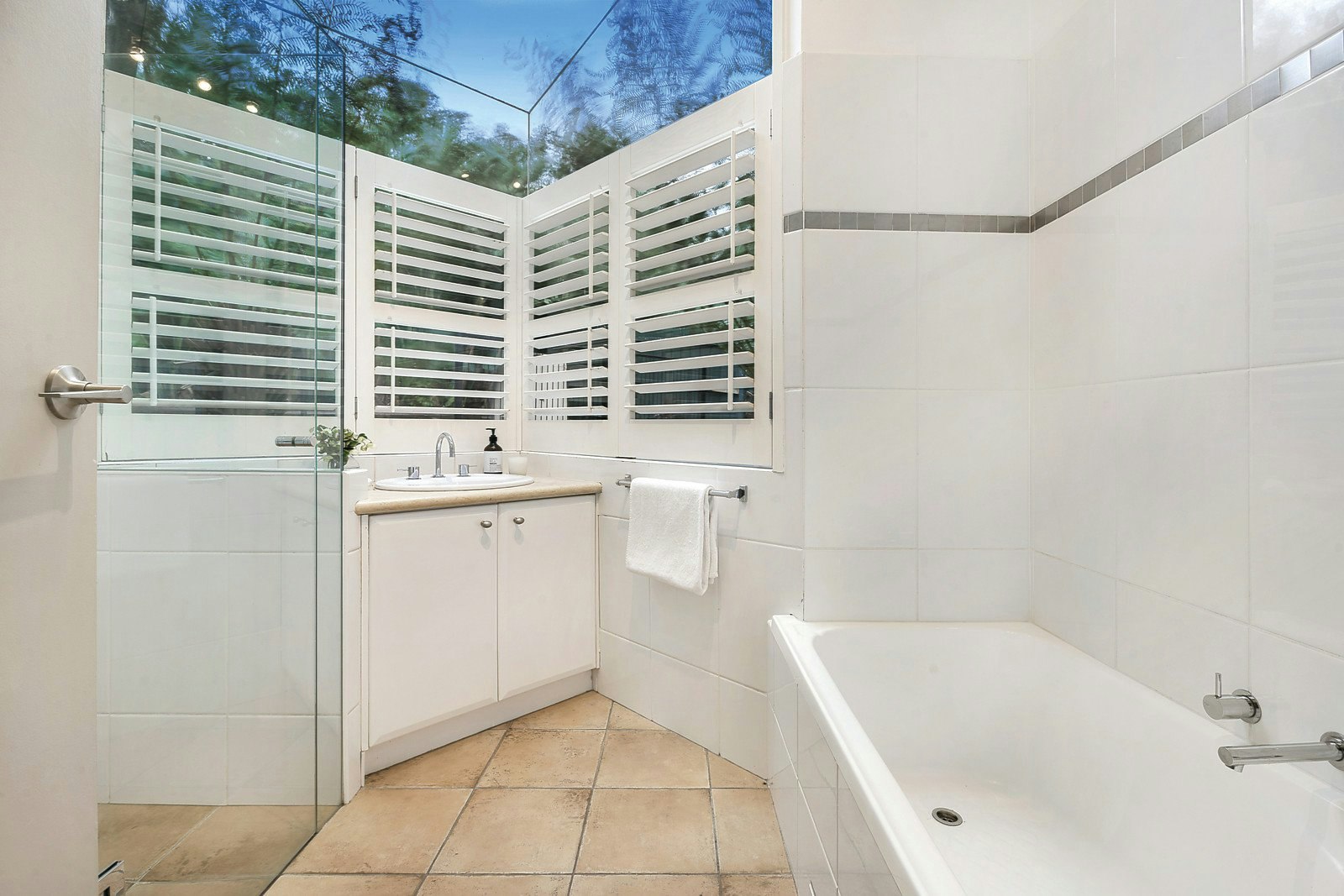 54 Gardiner Parade, Glen Iris, VIC