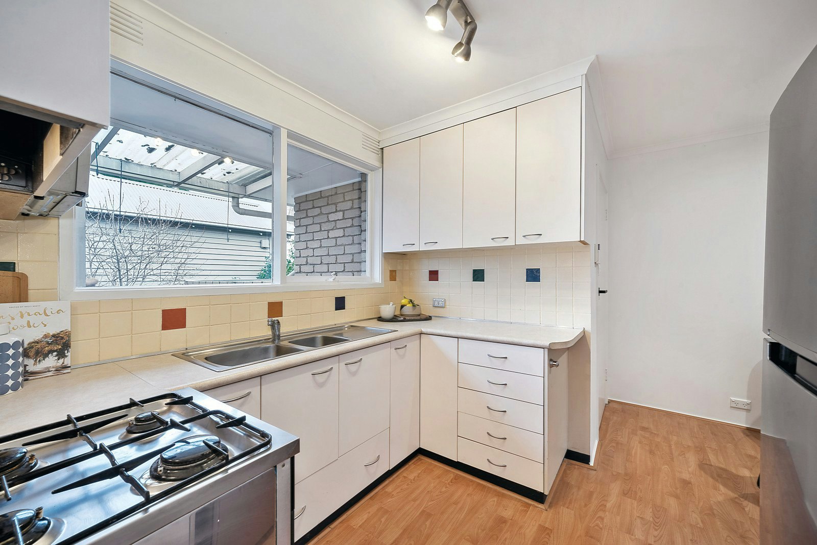 1/5 Florence Road, Surrey Hills, VIC