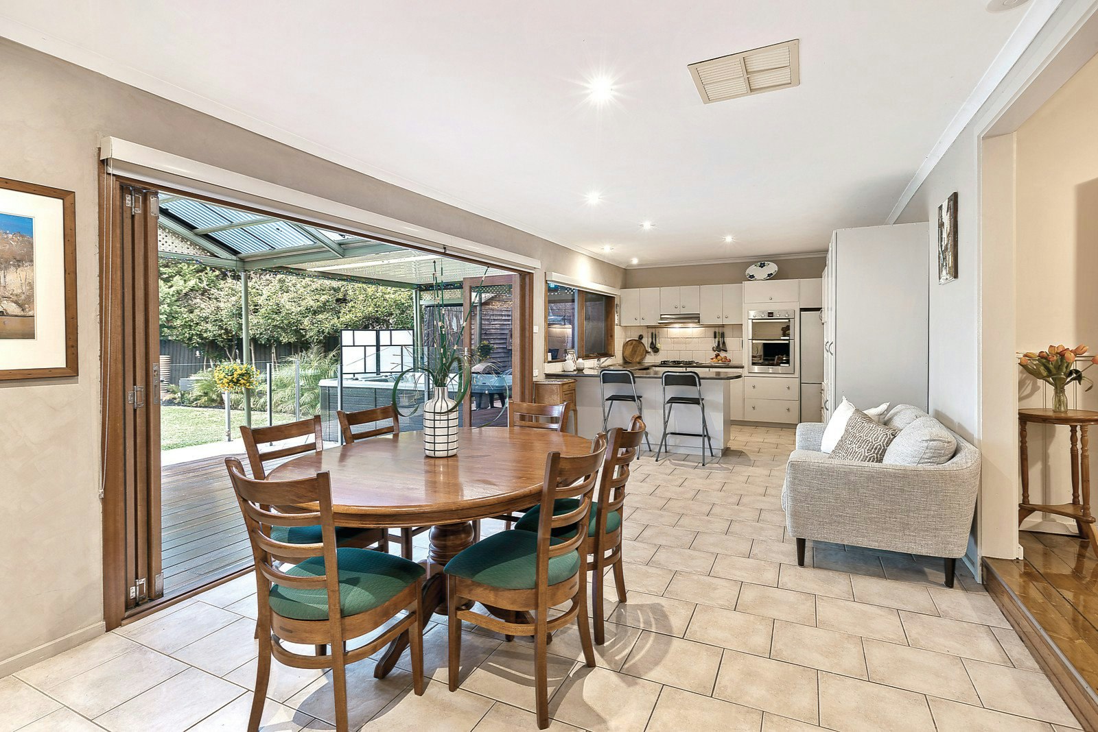 27 Queens Parade, Glen Iris, VIC