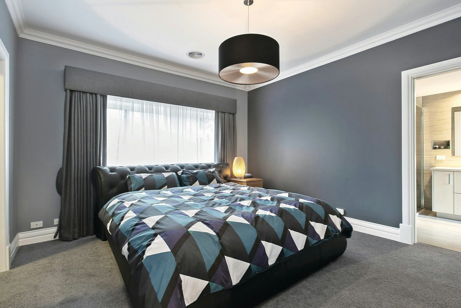 8 Serpentine Street, Mont Albert, VIC