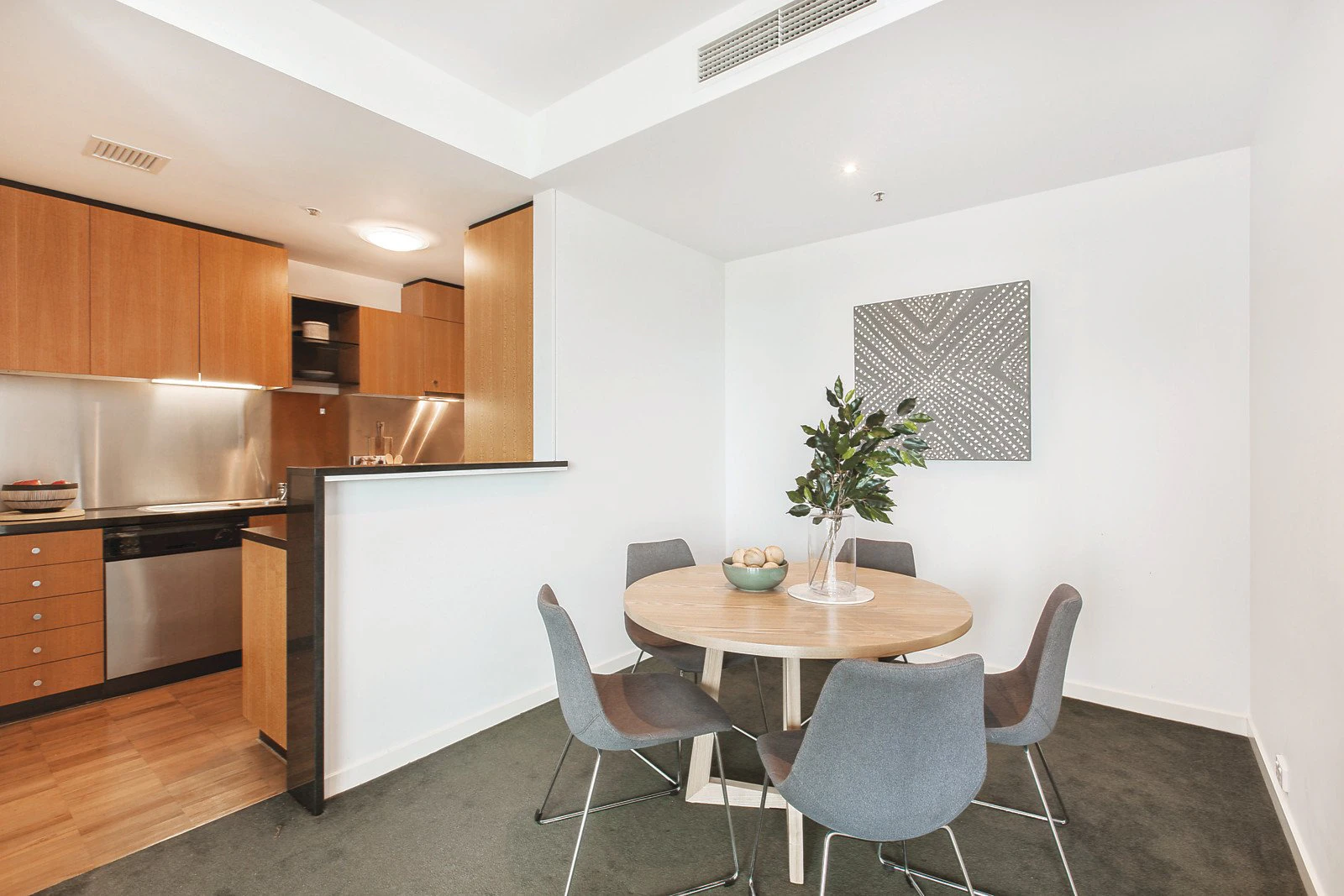 1305/582 St Kilda Road, Melbourne, VIC