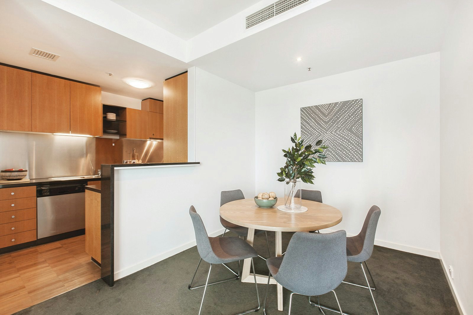 1305/582 St Kilda Road, Melbourne, VIC