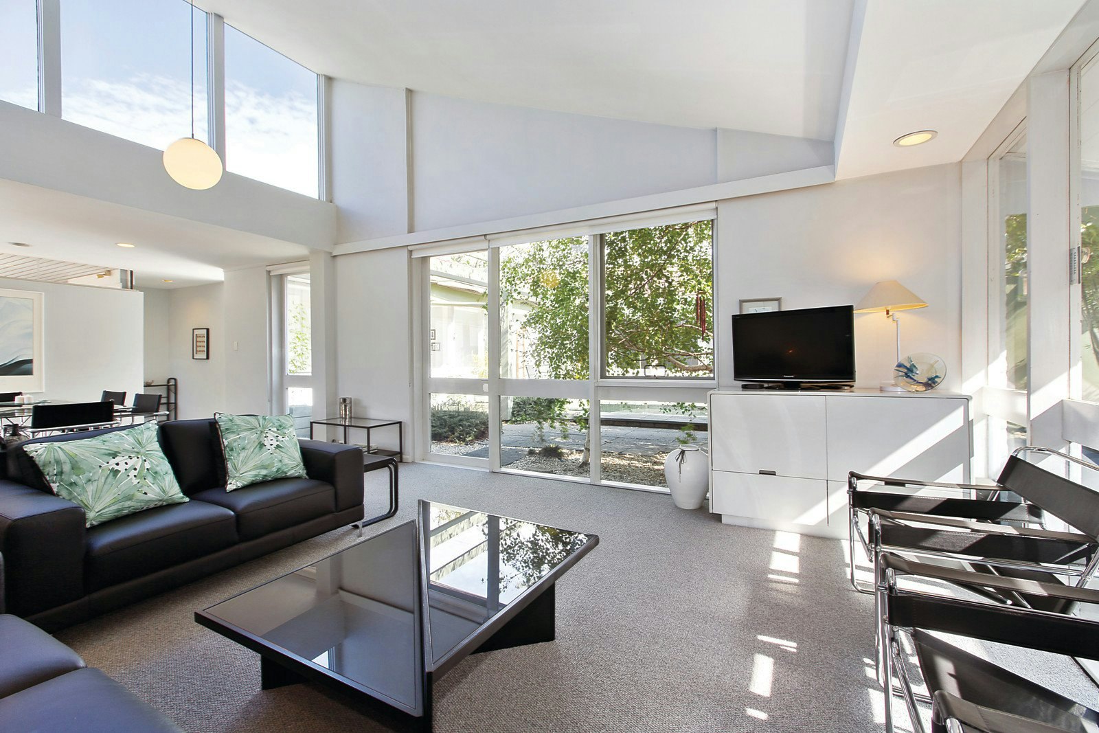 2A Leslie Grove, Brighton, VIC