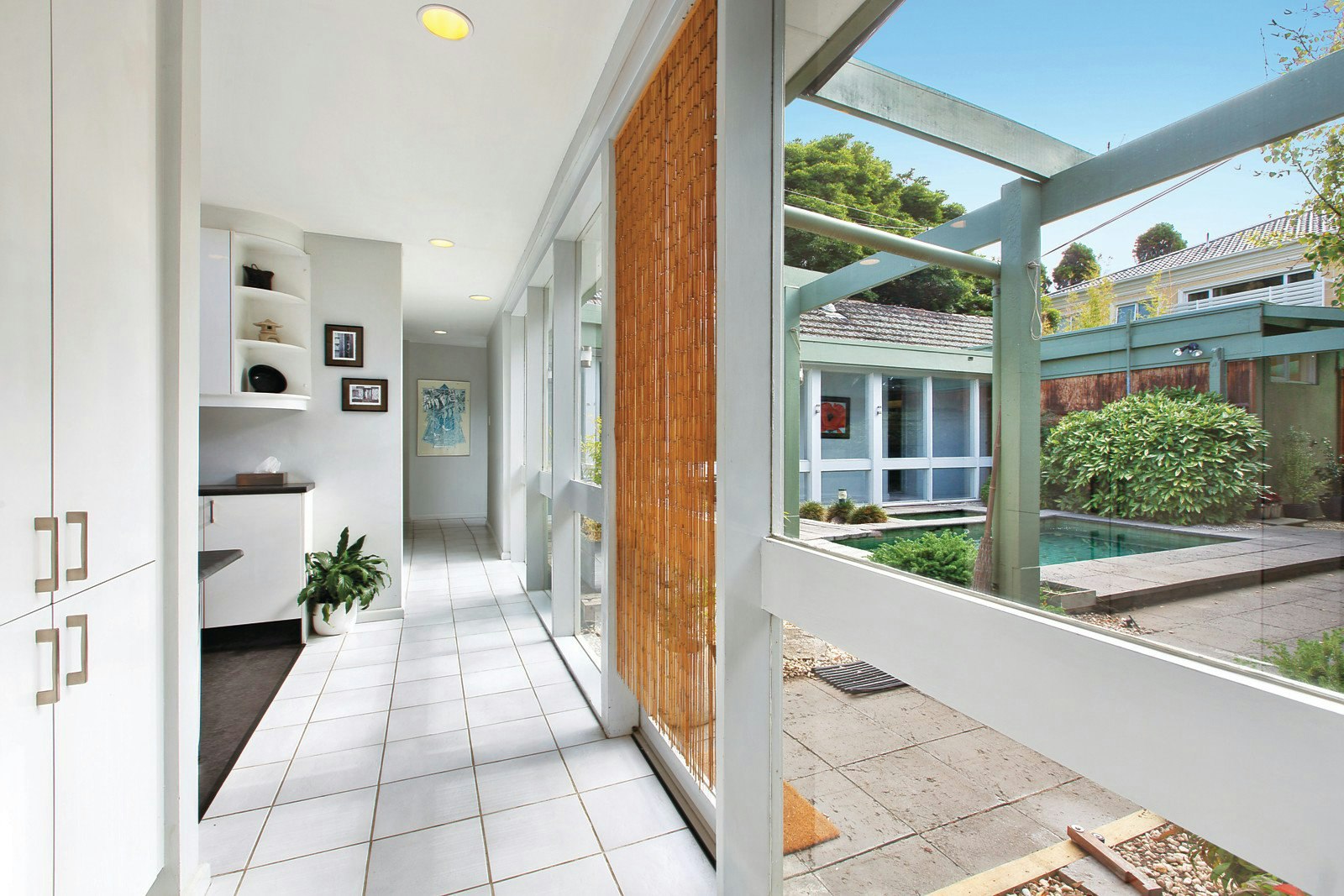 2A Leslie Grove, Brighton, VIC