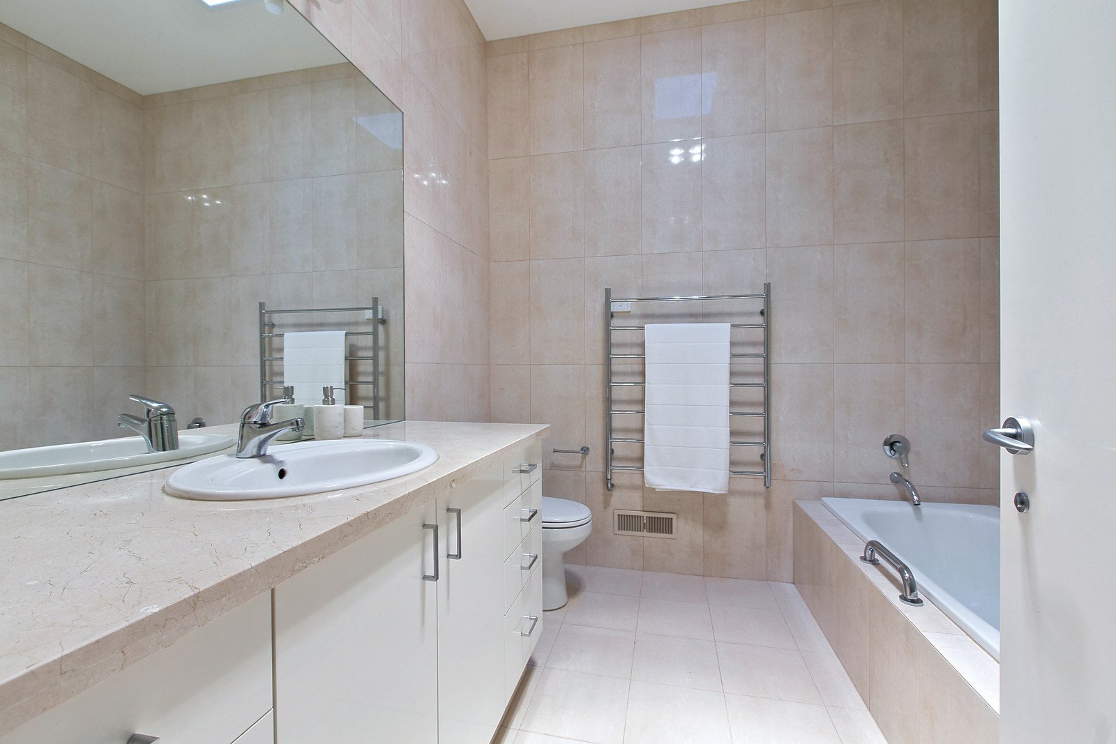 4 Yeovil Road, Glen Iris - Thumbnail 8