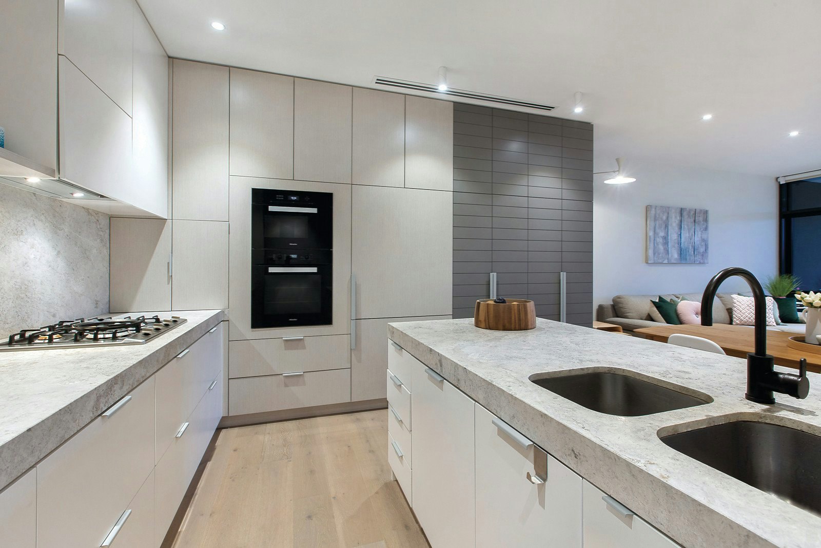 2/31 Strathalbyn Street, Kew East, VIC