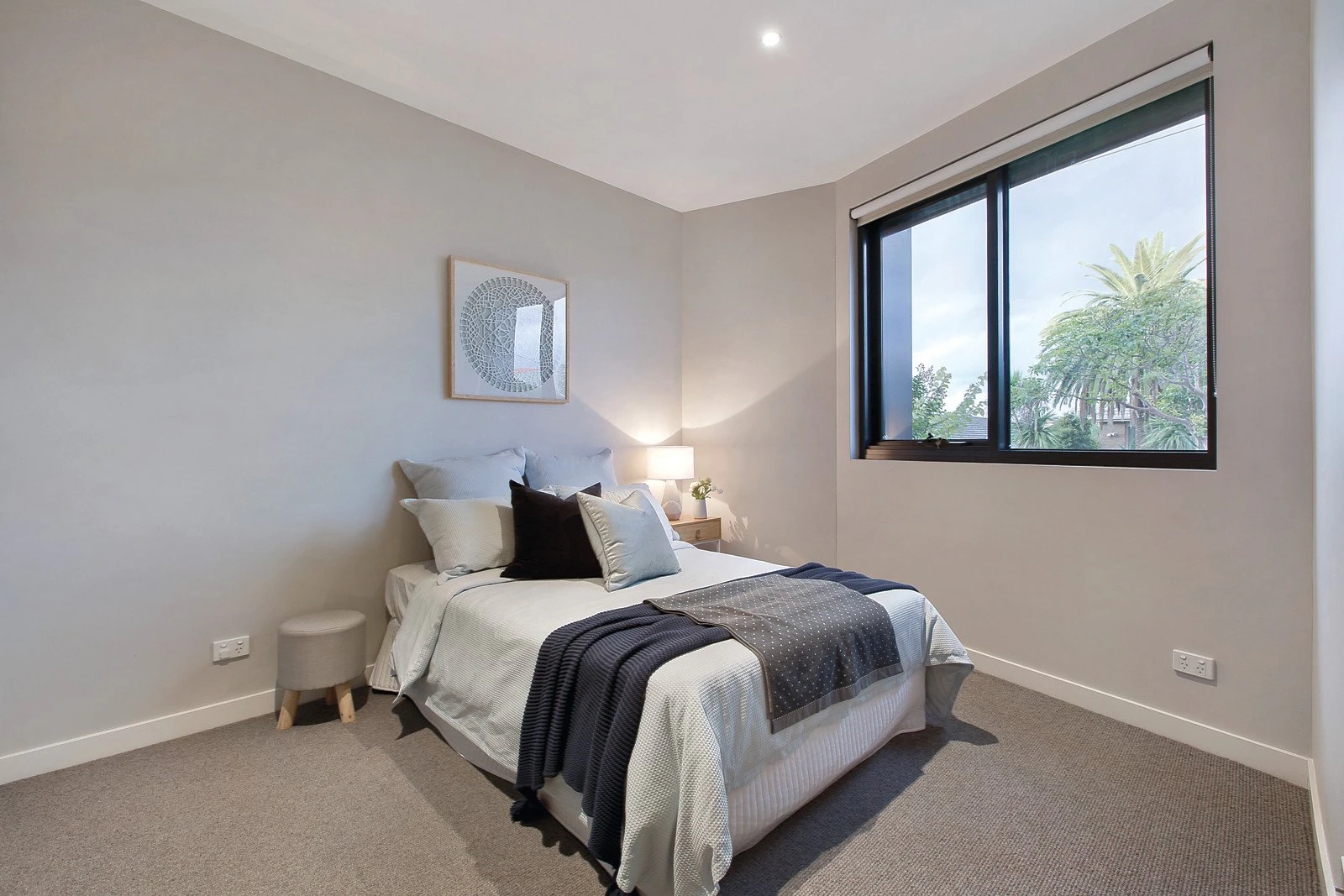 2/31 Strathalbyn Street, Kew East, VIC