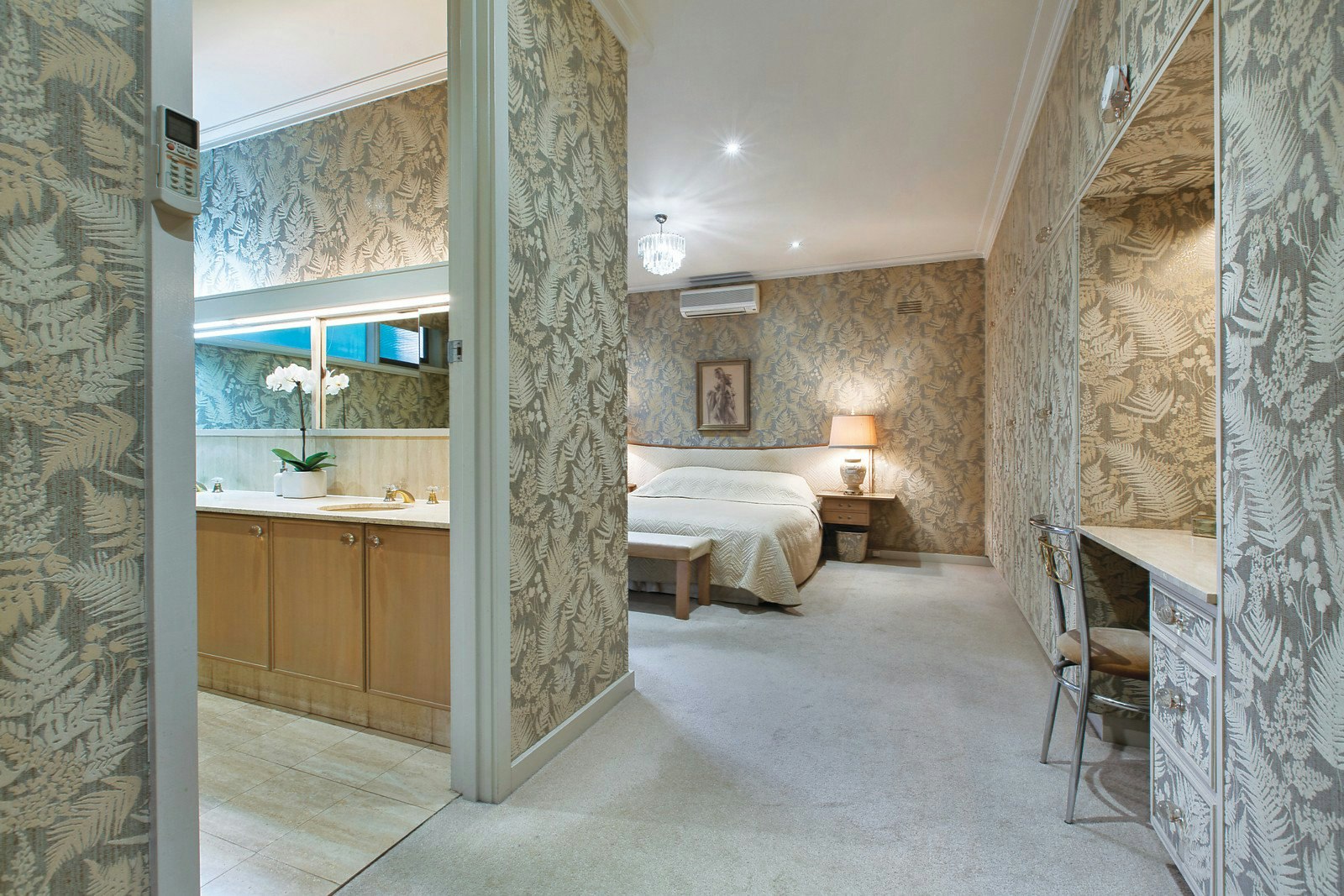 6 Avonbury Court, Brighton, VIC