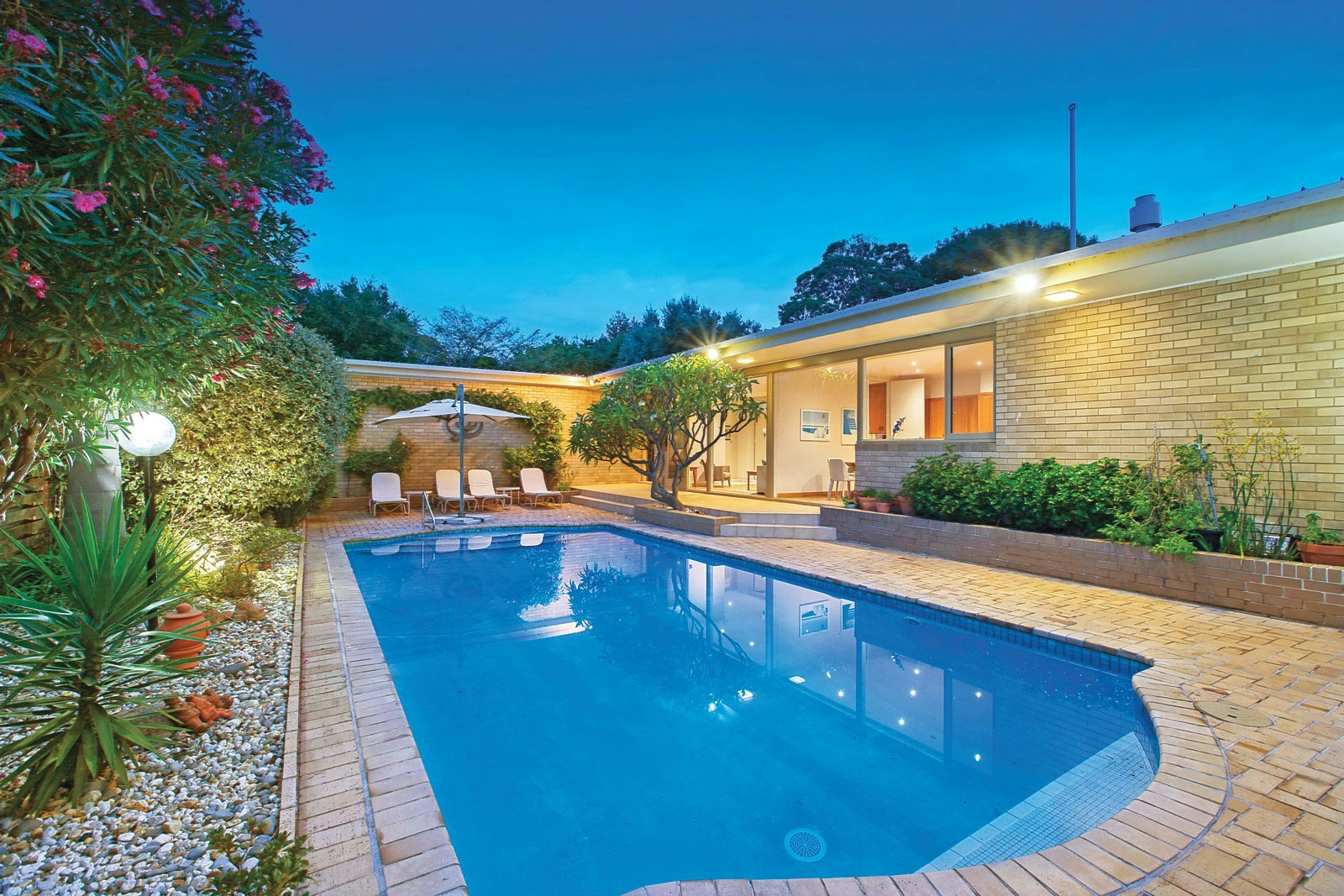 6 Avonbury Court, Brighton, VIC