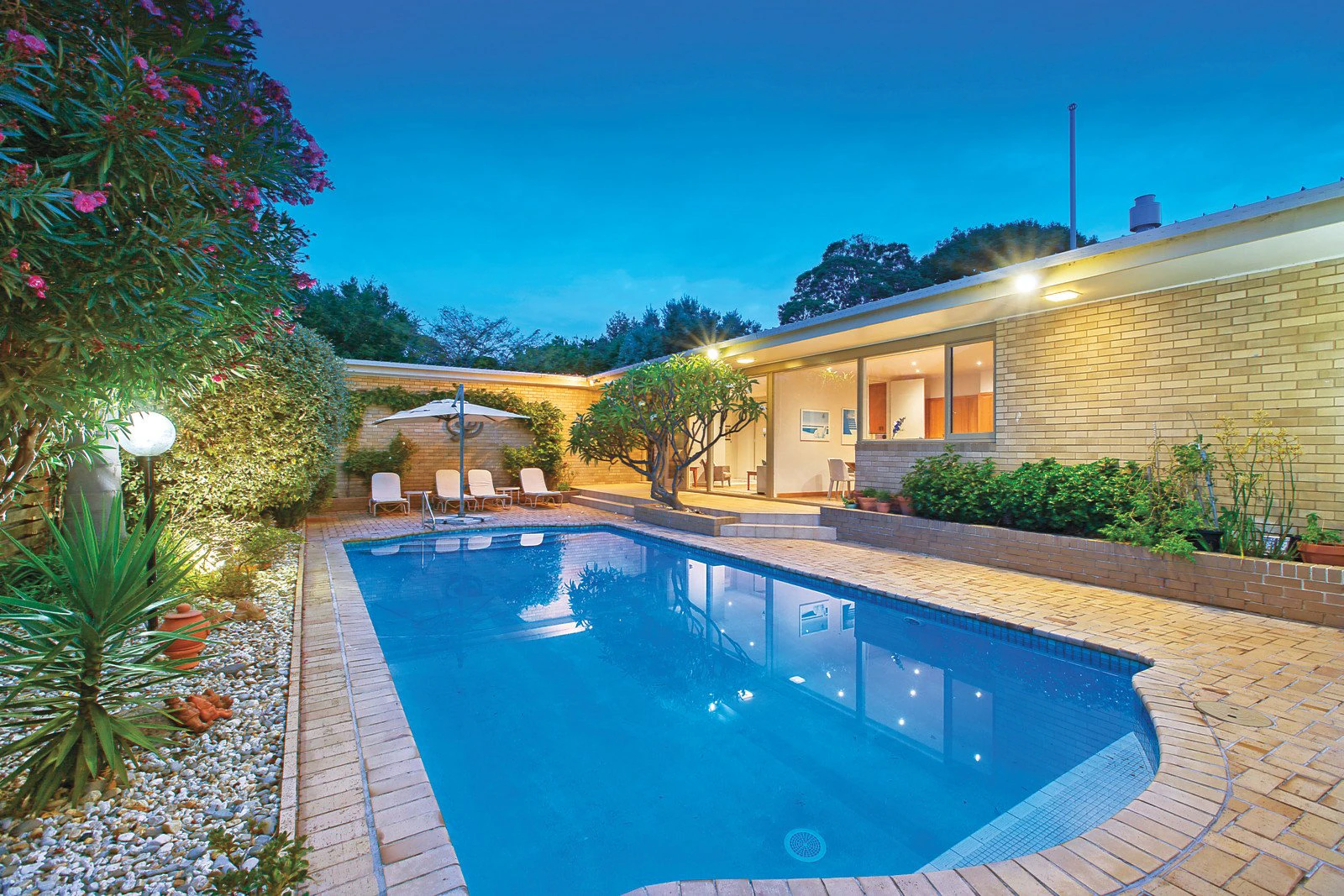 6 Avonbury Court, Brighton, VIC