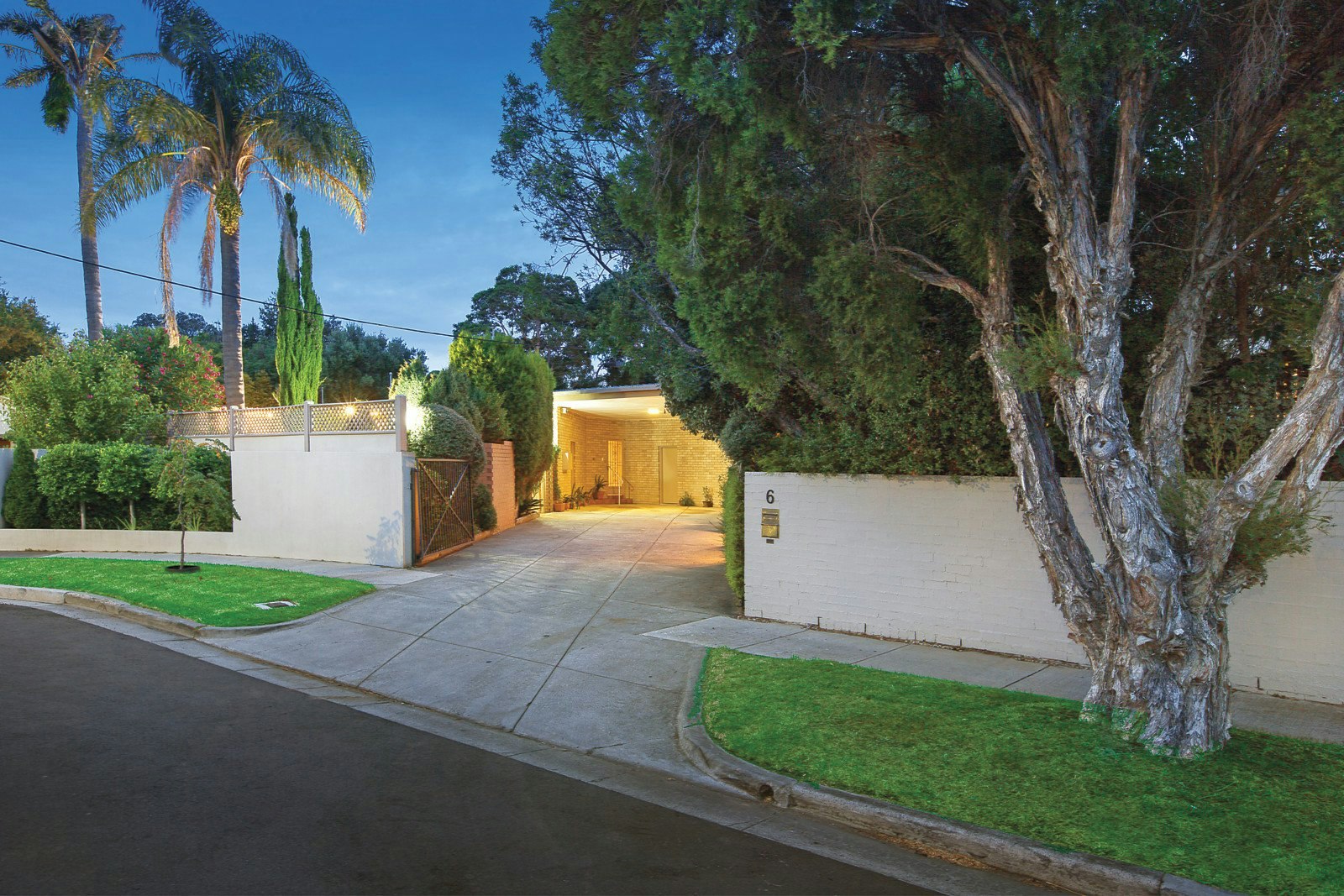 6 Avonbury Court, Brighton, VIC