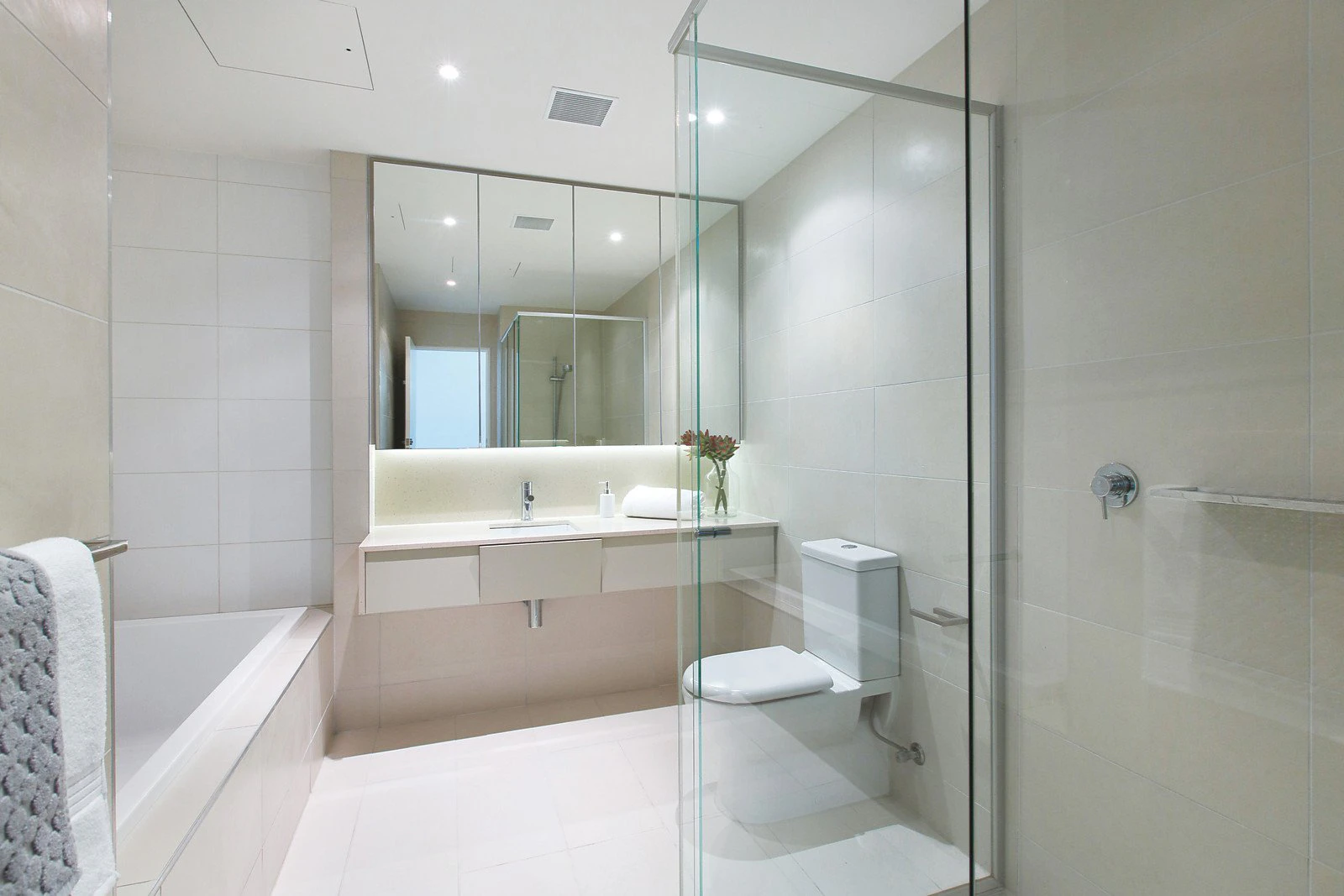 27 South Wharf Drive, Docklands, VIC